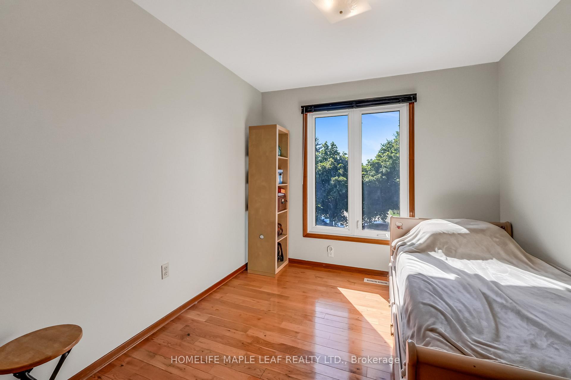 Photo 20 of 14 Manitou Crescent, Brampton, Central Park — HOMEH