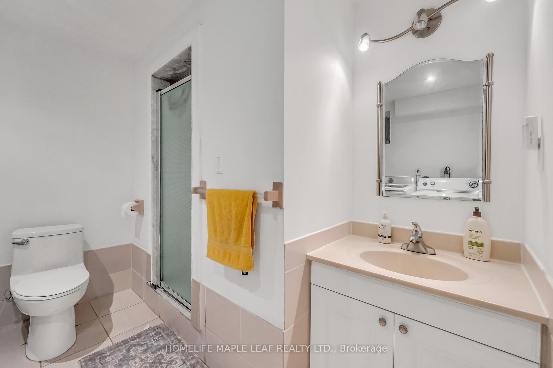 Photo 25 of 14 Manitou Crescent, Brampton, Central Park — HOMEH