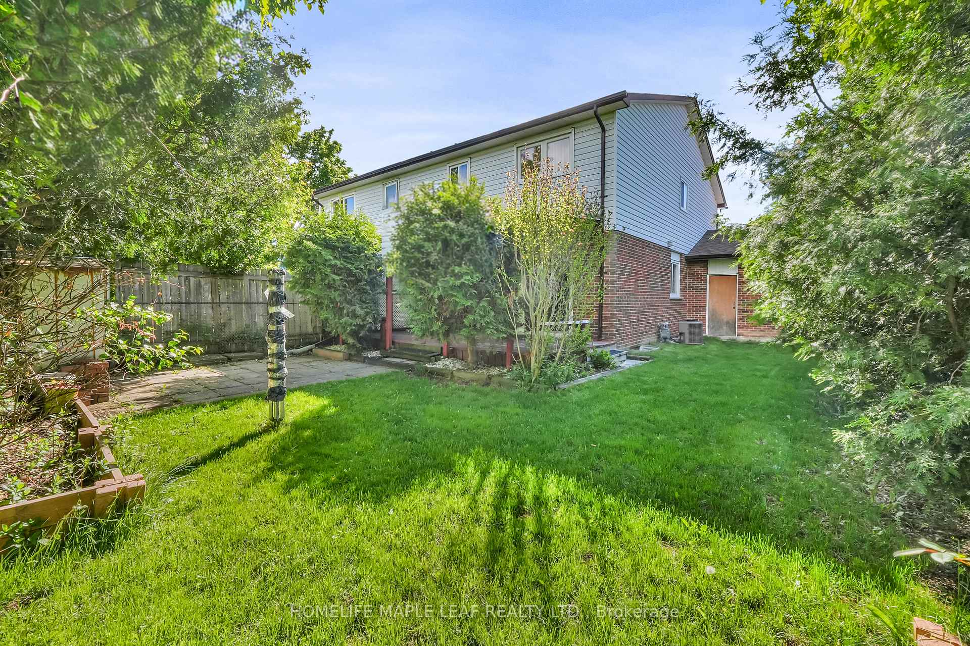 Photo 27 of 14 Manitou Crescent, Brampton, Central Park — HOMEH