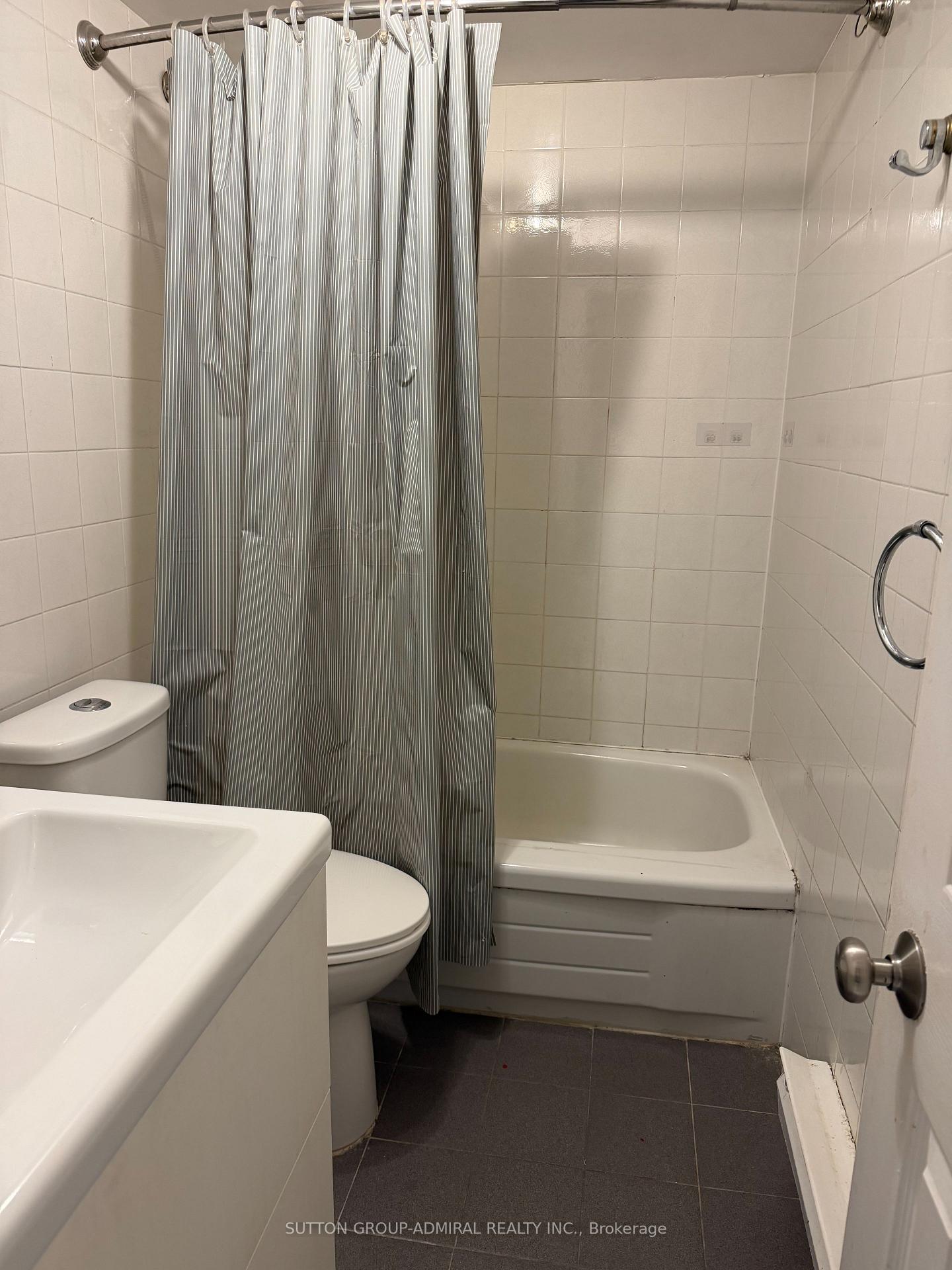 Photo 5 of Unit B, 1188 Avenue Road, Toronto, Lawrence Park South — HOMEH