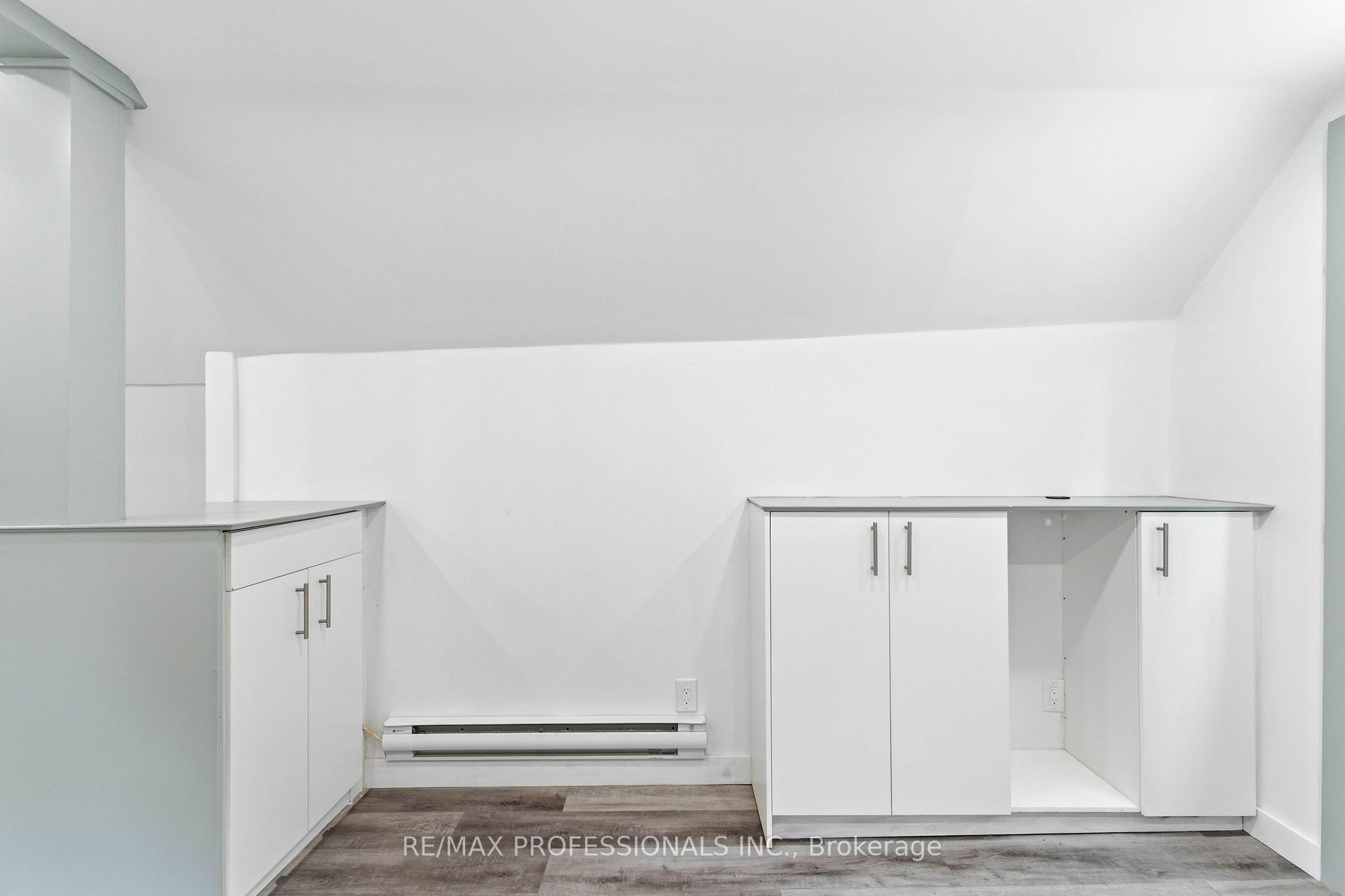 Photo 4 of Unit # Upper, 759 Barton Street E, Hamilton, Stipley — HOMEH