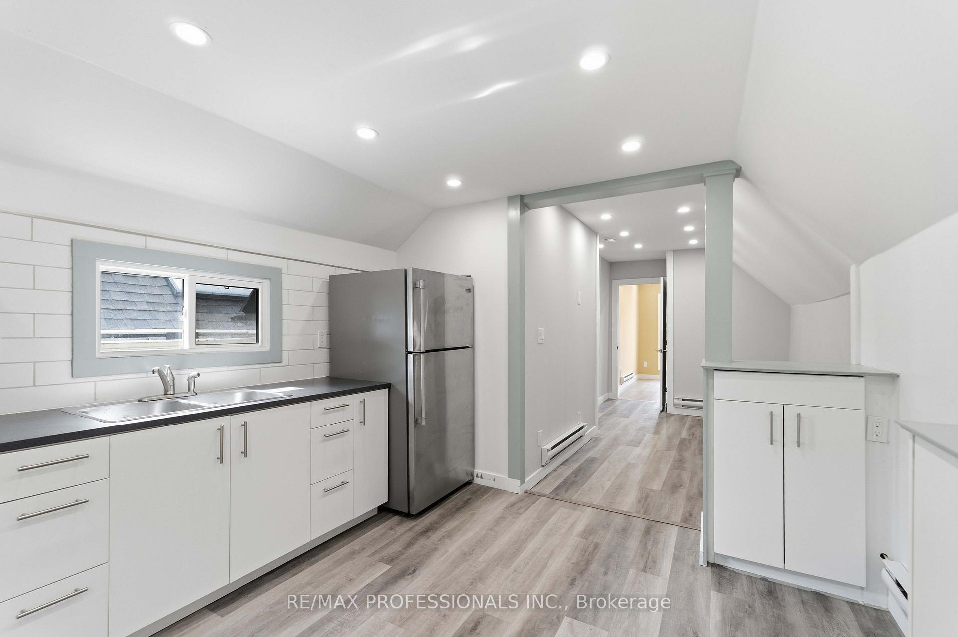 Photo 5 of Unit # Upper, 759 Barton Street E, Hamilton, Stipley — HOMEH