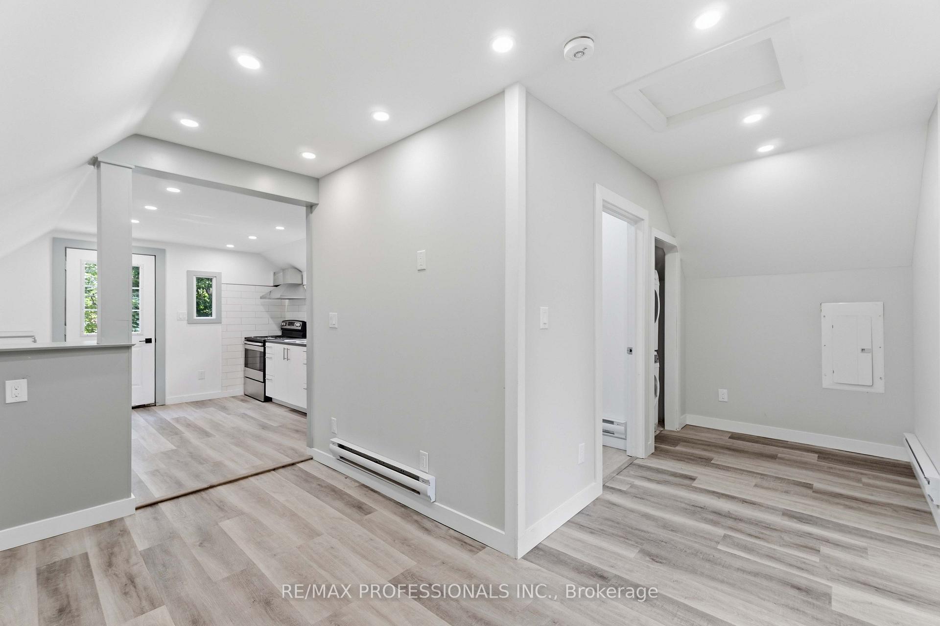 Photo 9 of Unit # Upper, 759 Barton Street E, Hamilton, Stipley — HOMEH