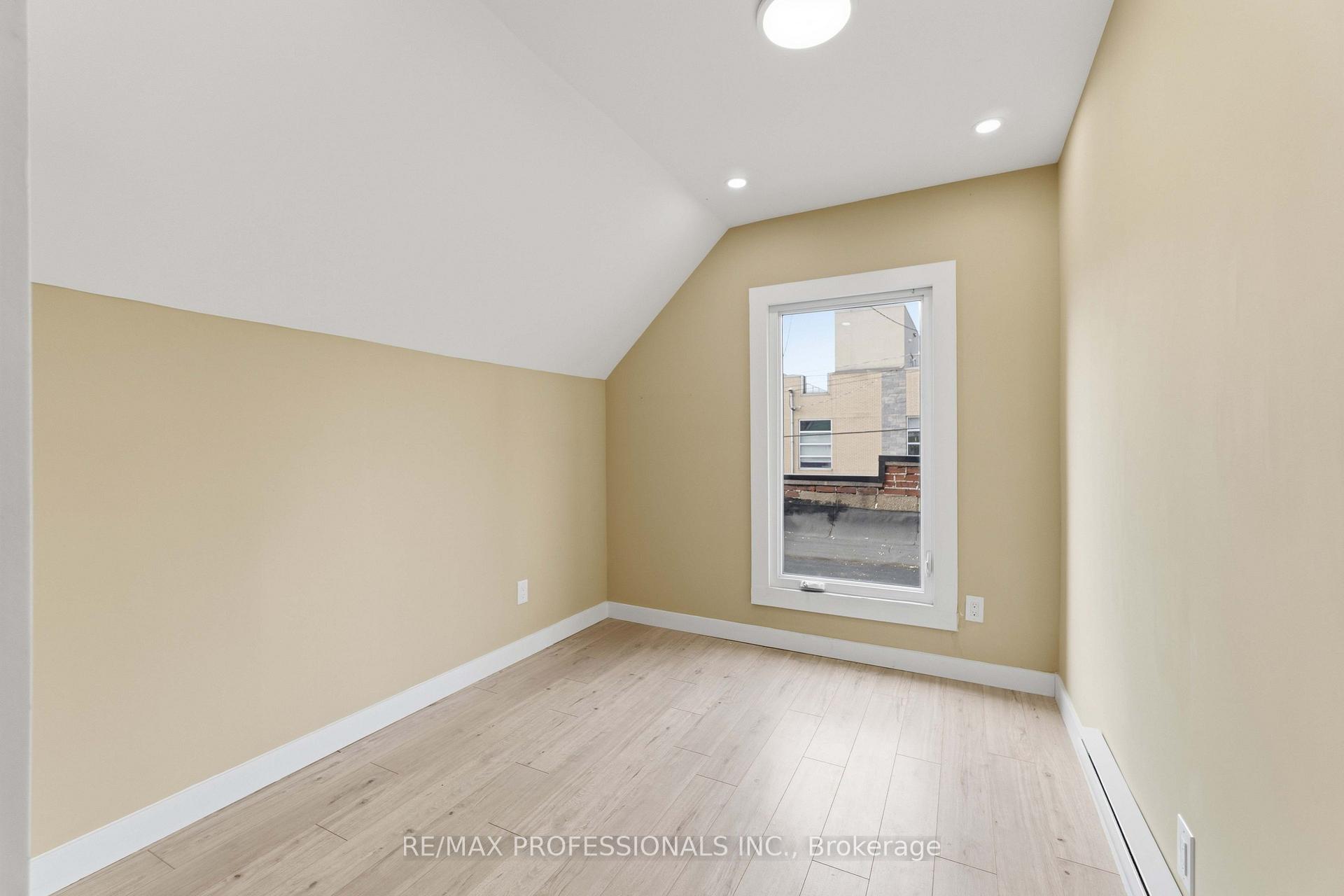 Photo 16 of Unit # Upper, 759 Barton Street E, Hamilton, Stipley — HOMEH