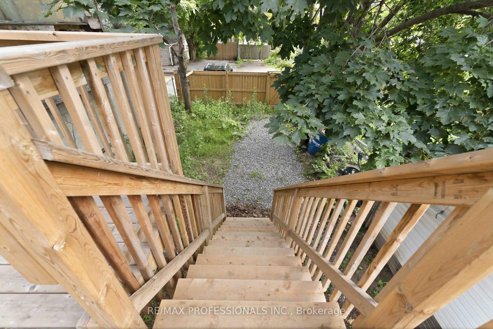 Photo 22 of Unit # Upper, 759 Barton Street E, Hamilton, Stipley — HOMEH