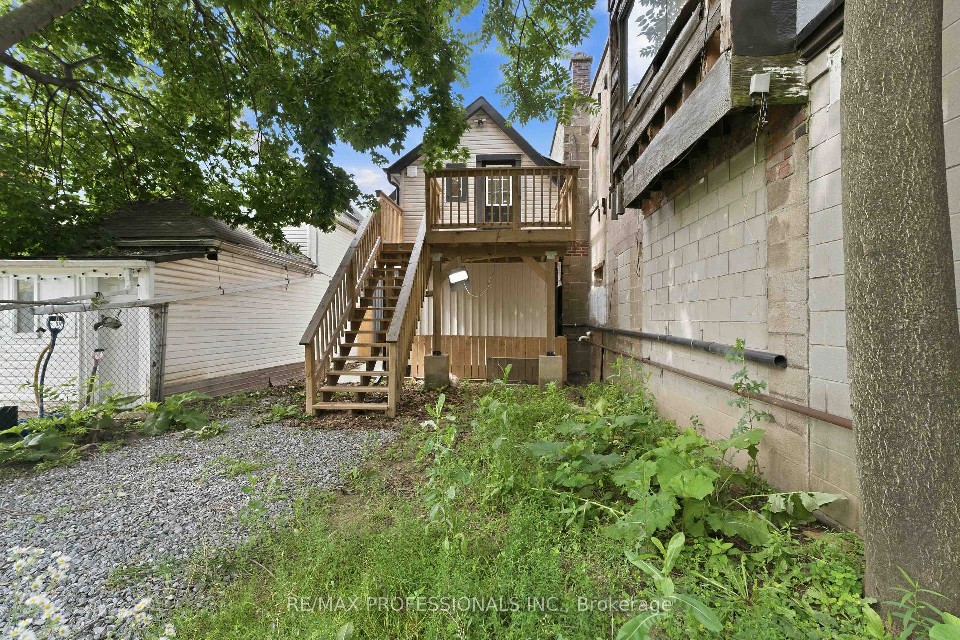 Photo 29 of Unit # Upper, 759 Barton Street E, Hamilton, Stipley — HOMEH