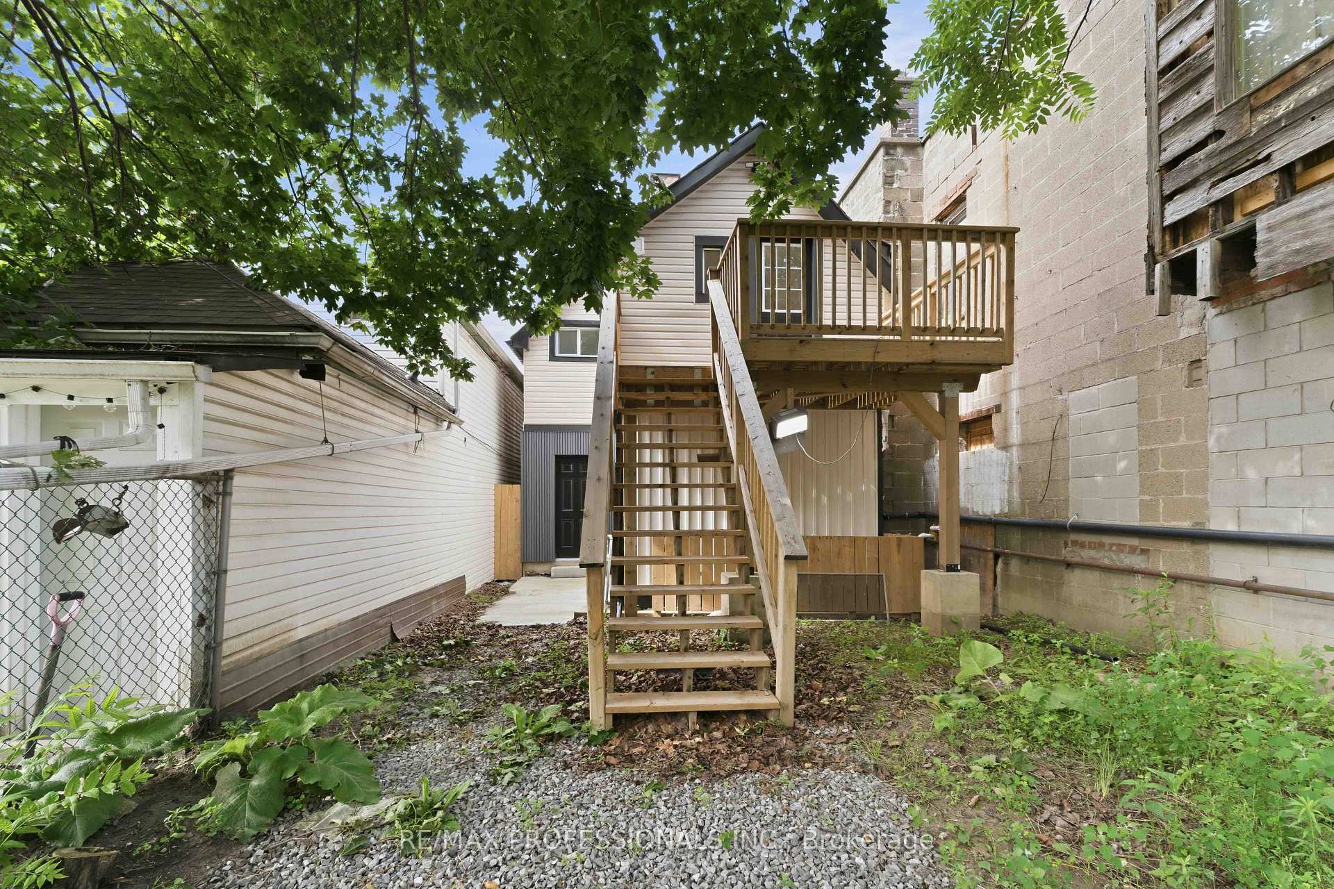 Photo 30 of Unit # Upper, 759 Barton Street E, Hamilton, Stipley — HOMEH