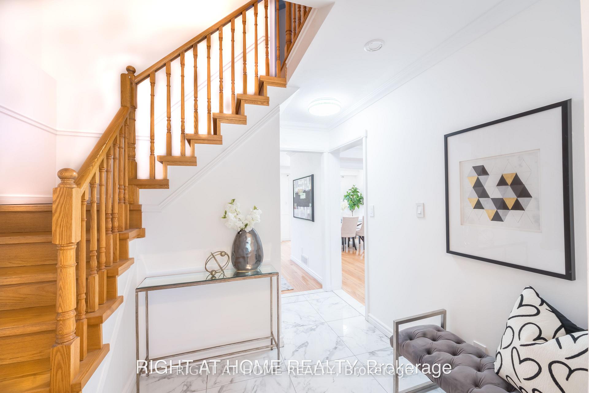 Photo 3 of 160 Overbank Drive, Oshawa, McLaughlin — HOMEH