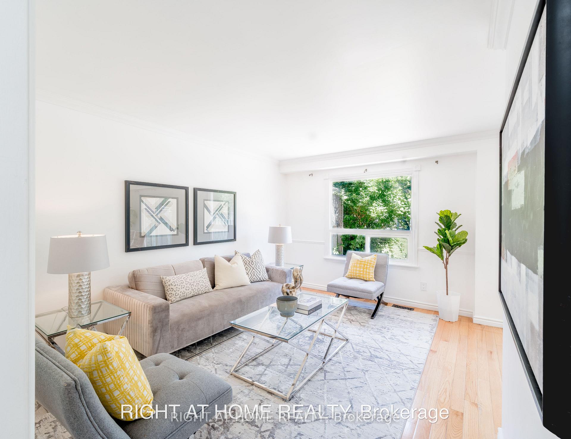 Photo 6 of 160 Overbank Drive, Oshawa, McLaughlin — HOMEH