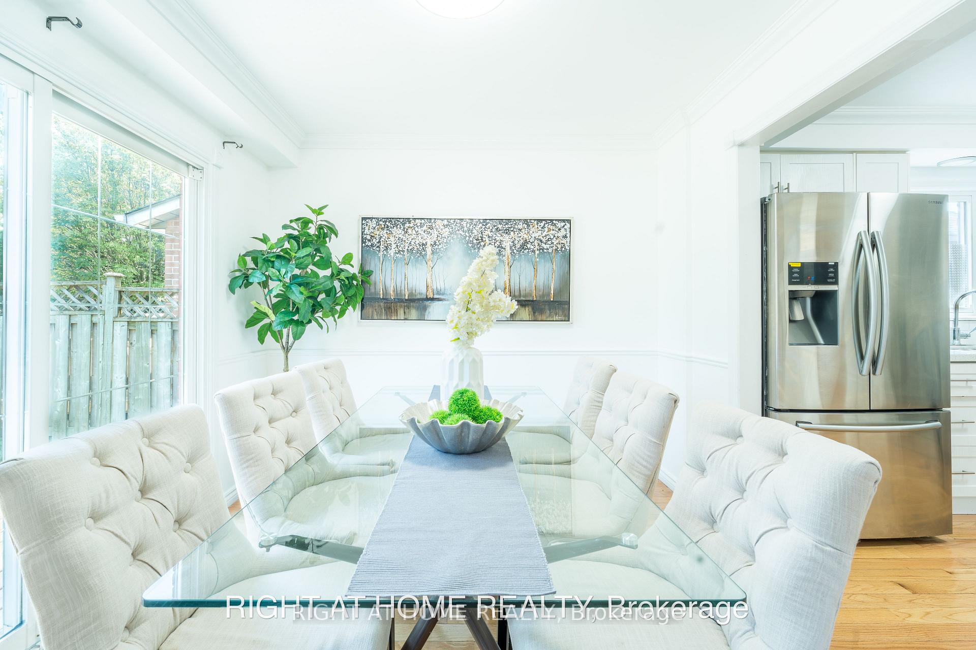 Photo 8 of 160 Overbank Drive, Oshawa, McLaughlin — HOMEH