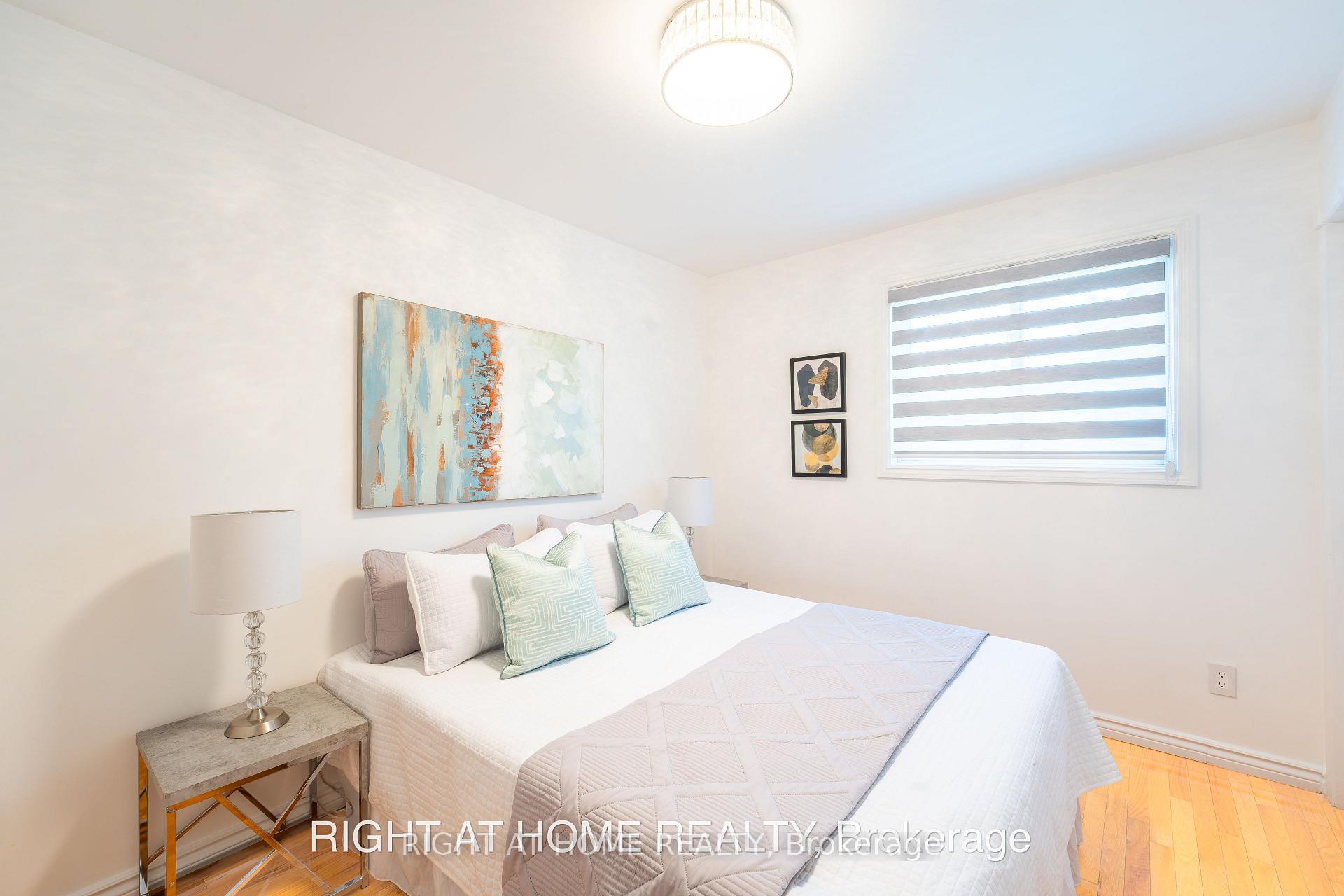 Photo 12 of 160 Overbank Drive, Oshawa, McLaughlin — HOMEH