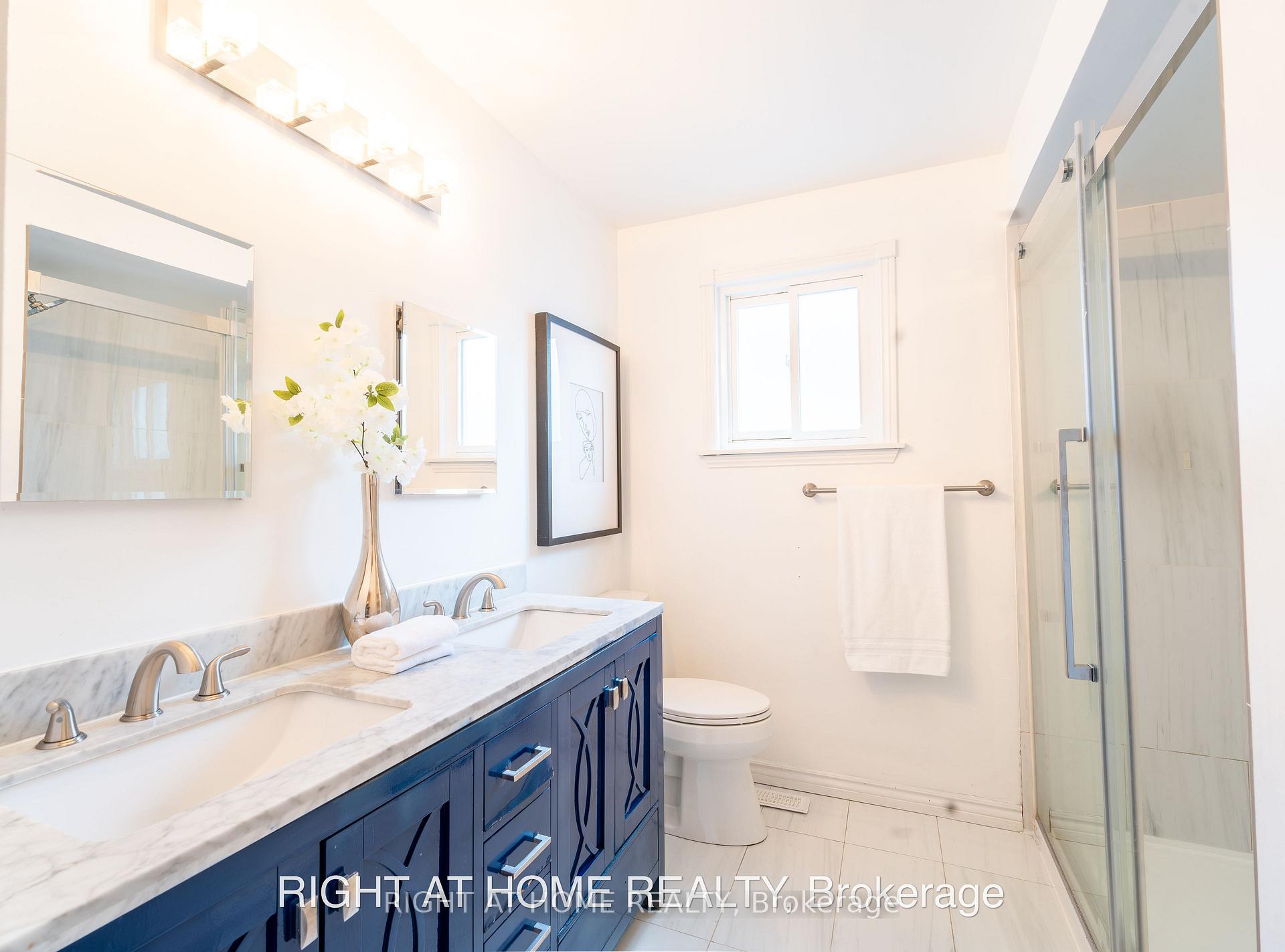 Photo 15 of 160 Overbank Drive, Oshawa, McLaughlin — HOMEH