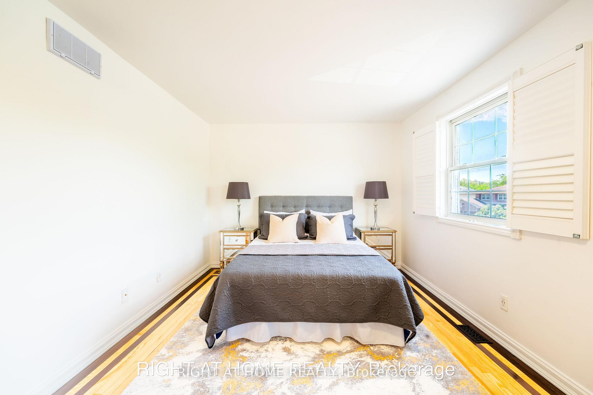 Photo 16 of 160 Overbank Drive, Oshawa, McLaughlin — HOMEH