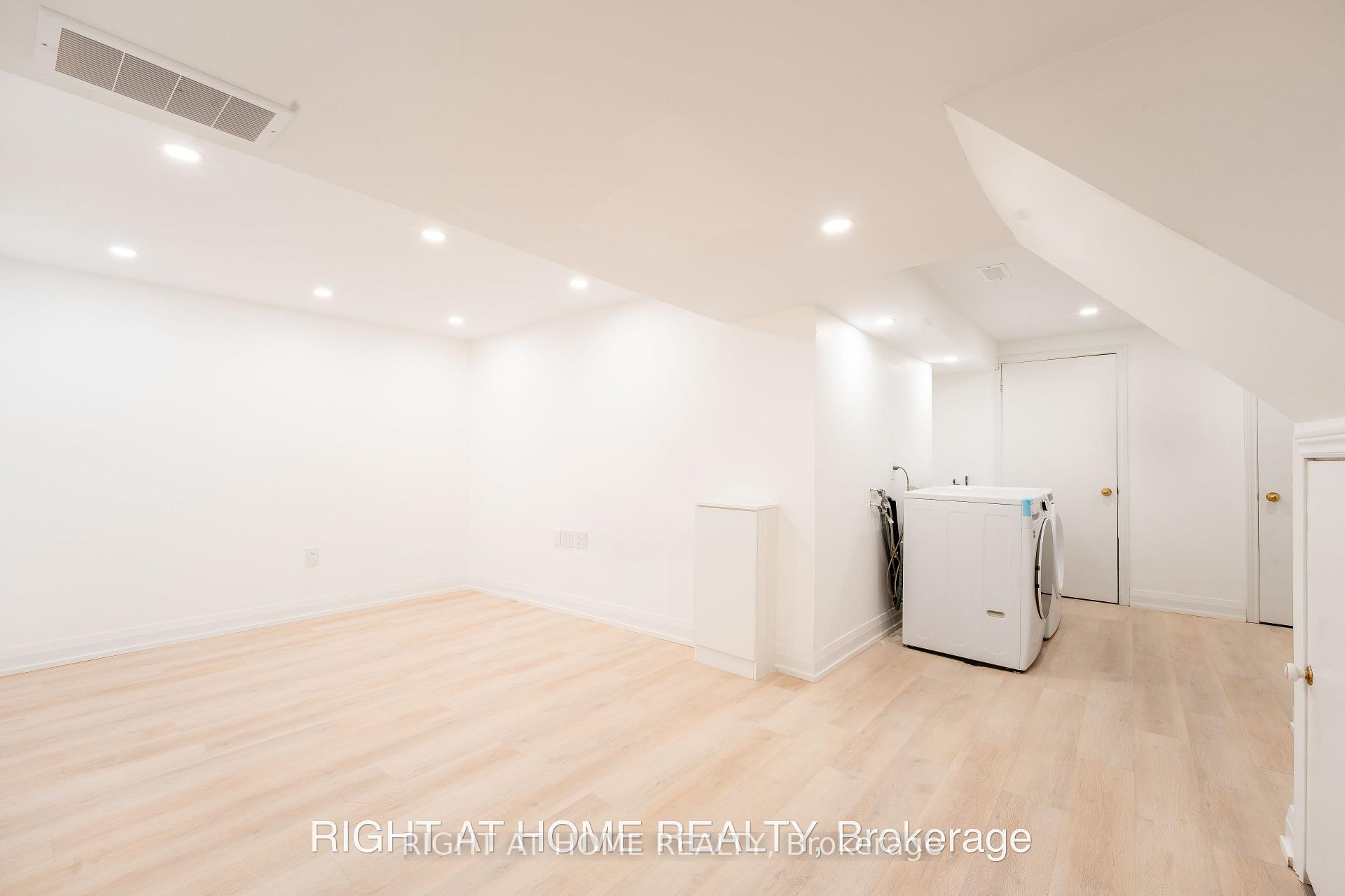 Photo 23 of 160 Overbank Drive, Oshawa, McLaughlin — HOMEH