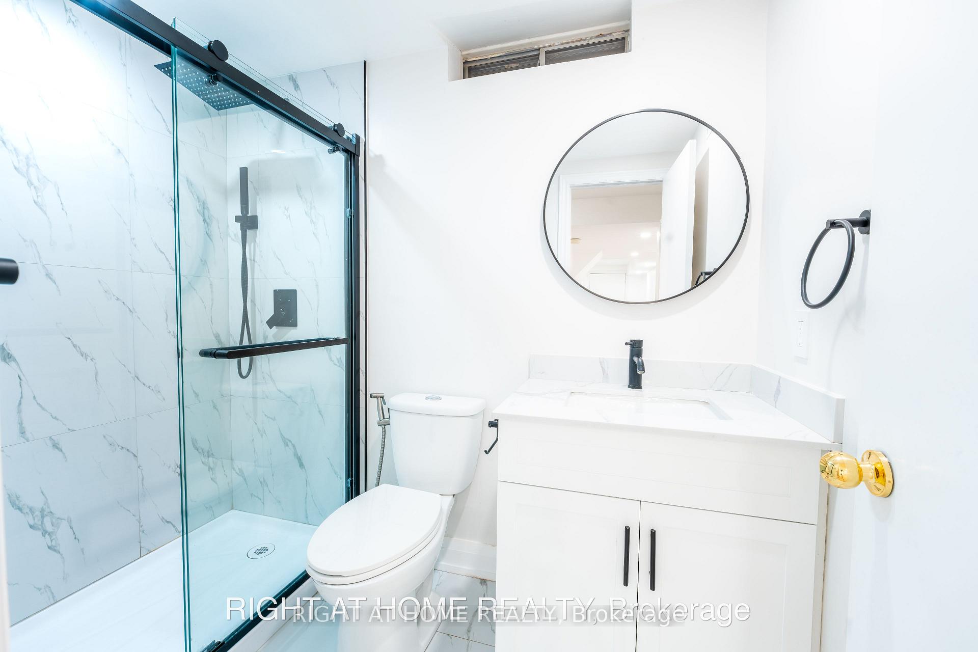Photo 25 of 160 Overbank Drive, Oshawa, McLaughlin — HOMEH