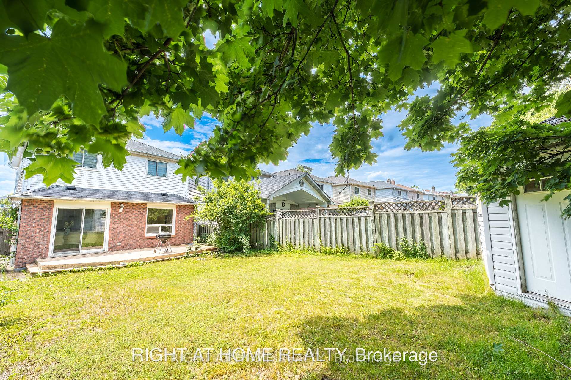 Photo 27 of 160 Overbank Drive, Oshawa, McLaughlin — HOMEH
