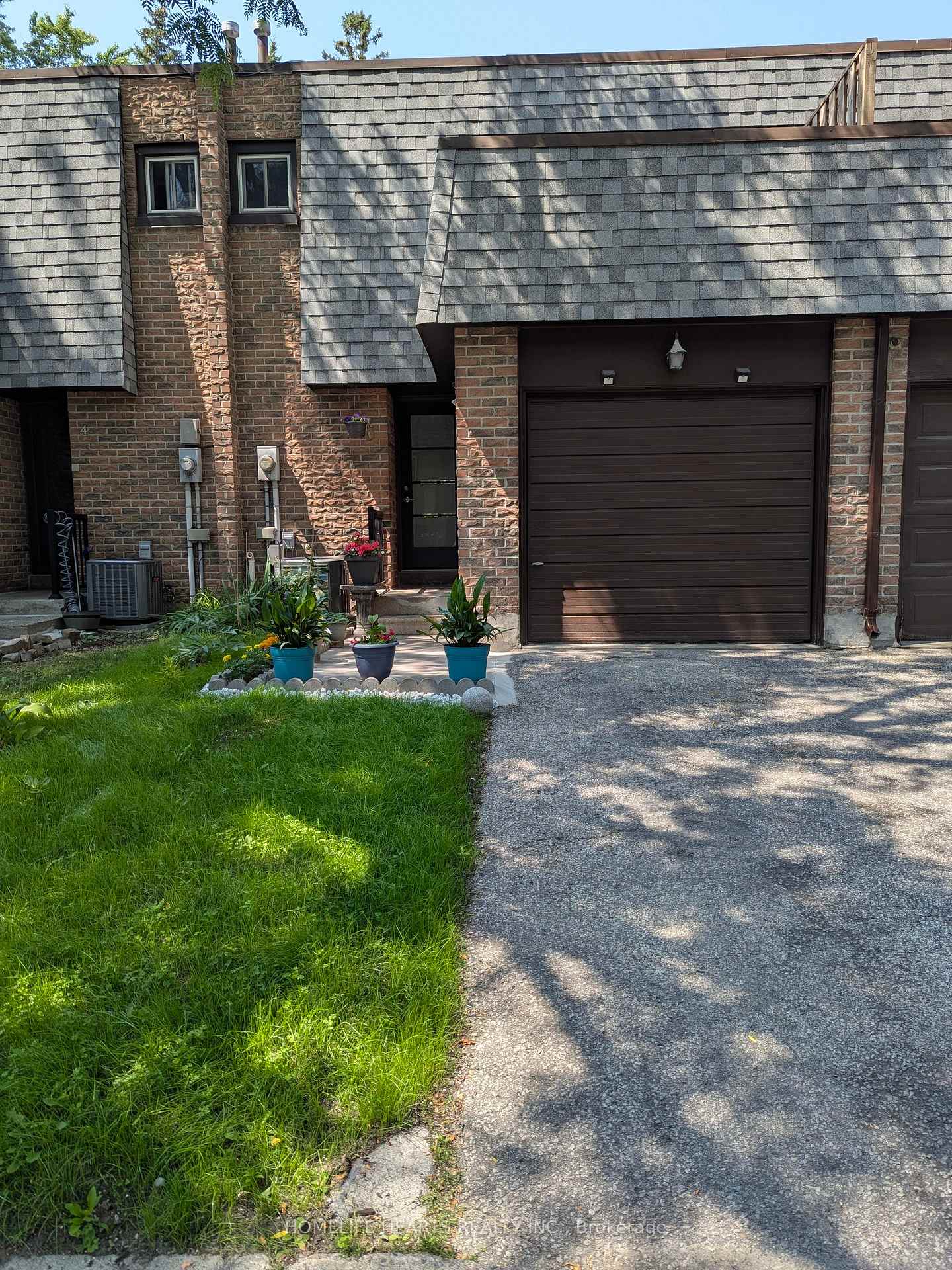 Photo 1 of 6 Woodglen Way, Markham, Unionville — HOMEH
