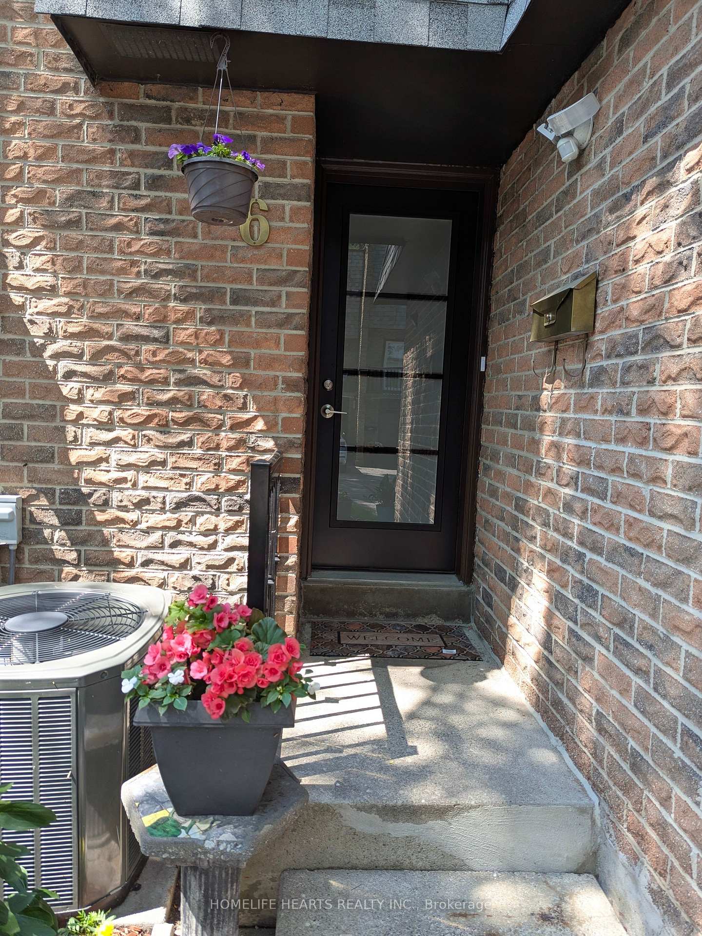 Photo 4 of 6 Woodglen Way, Markham, Unionville — HOMEH