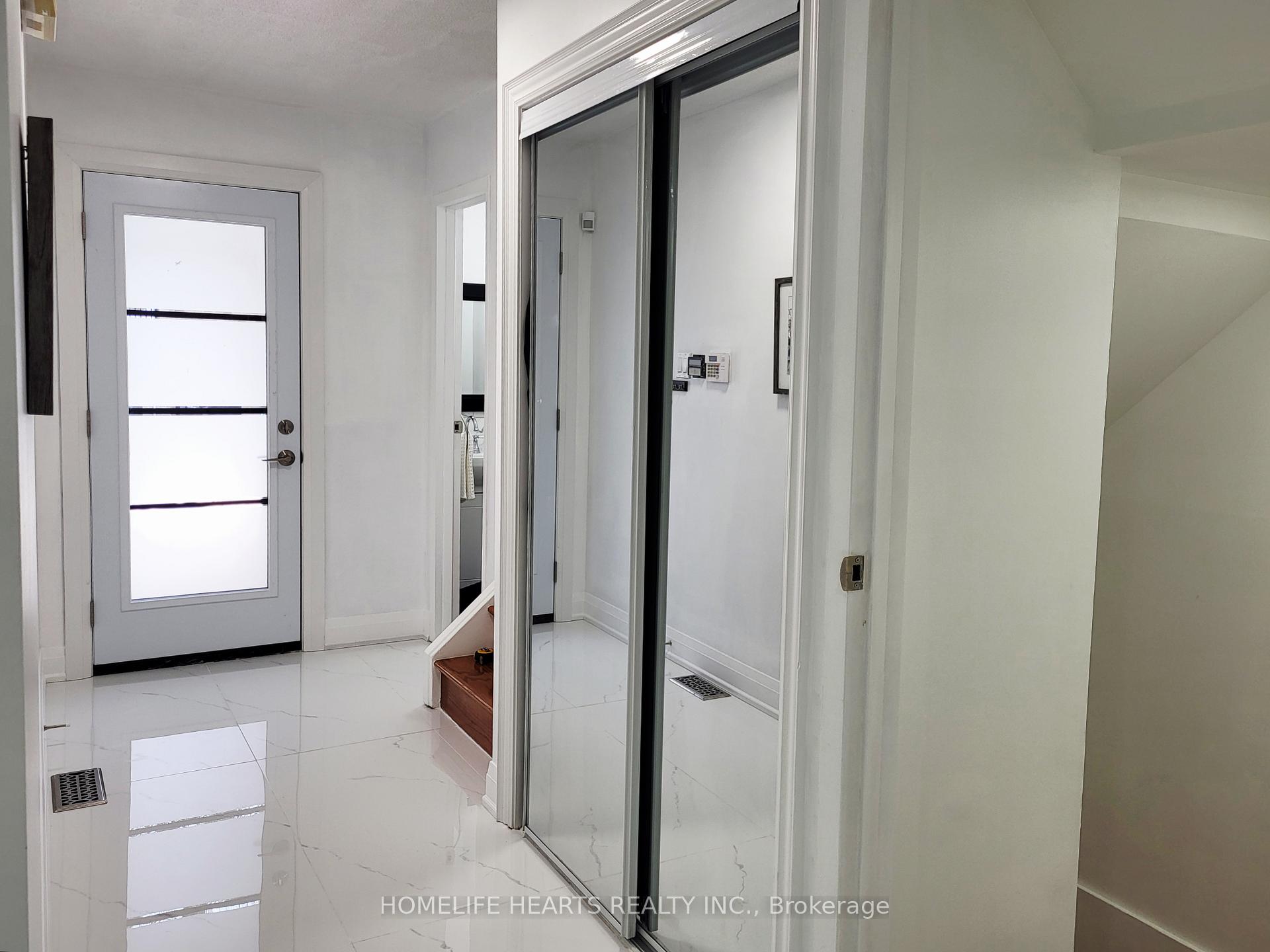 Photo 6 of 6 Woodglen Way, Markham, Unionville — HOMEH