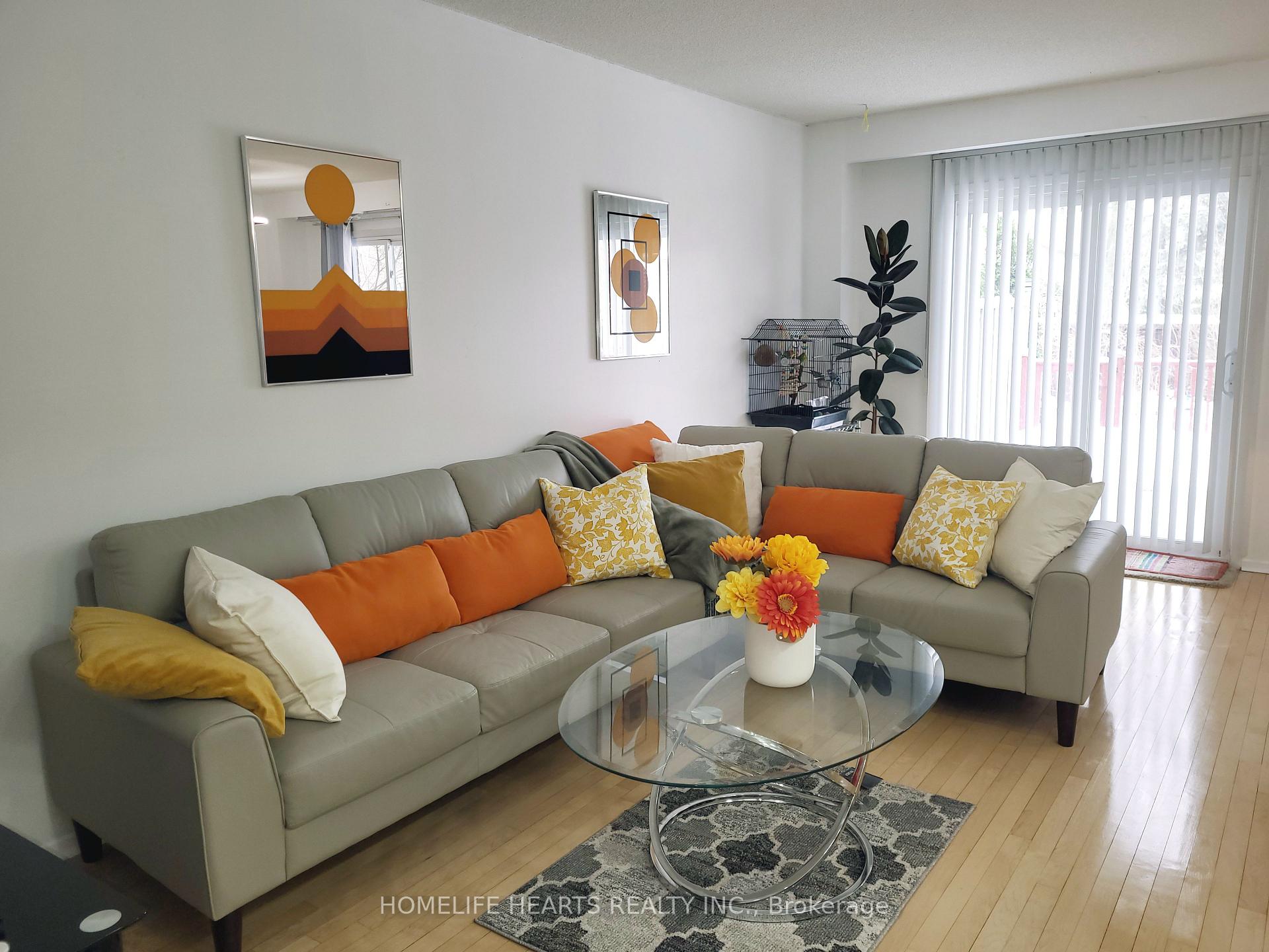 Photo 9 of 6 Woodglen Way, Markham, Unionville — HOMEH