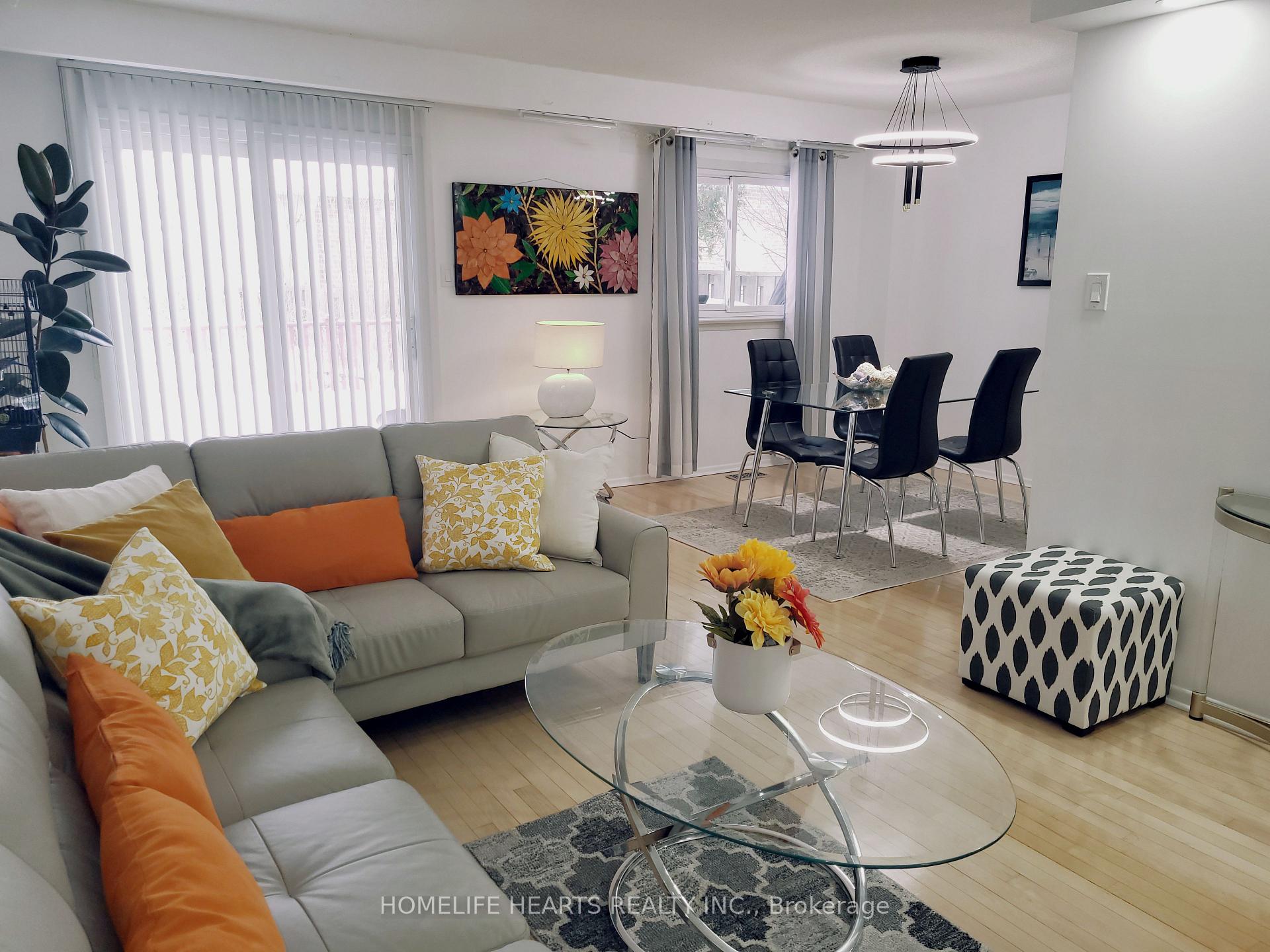 Photo 11 of 6 Woodglen Way, Markham, Unionville — HOMEH