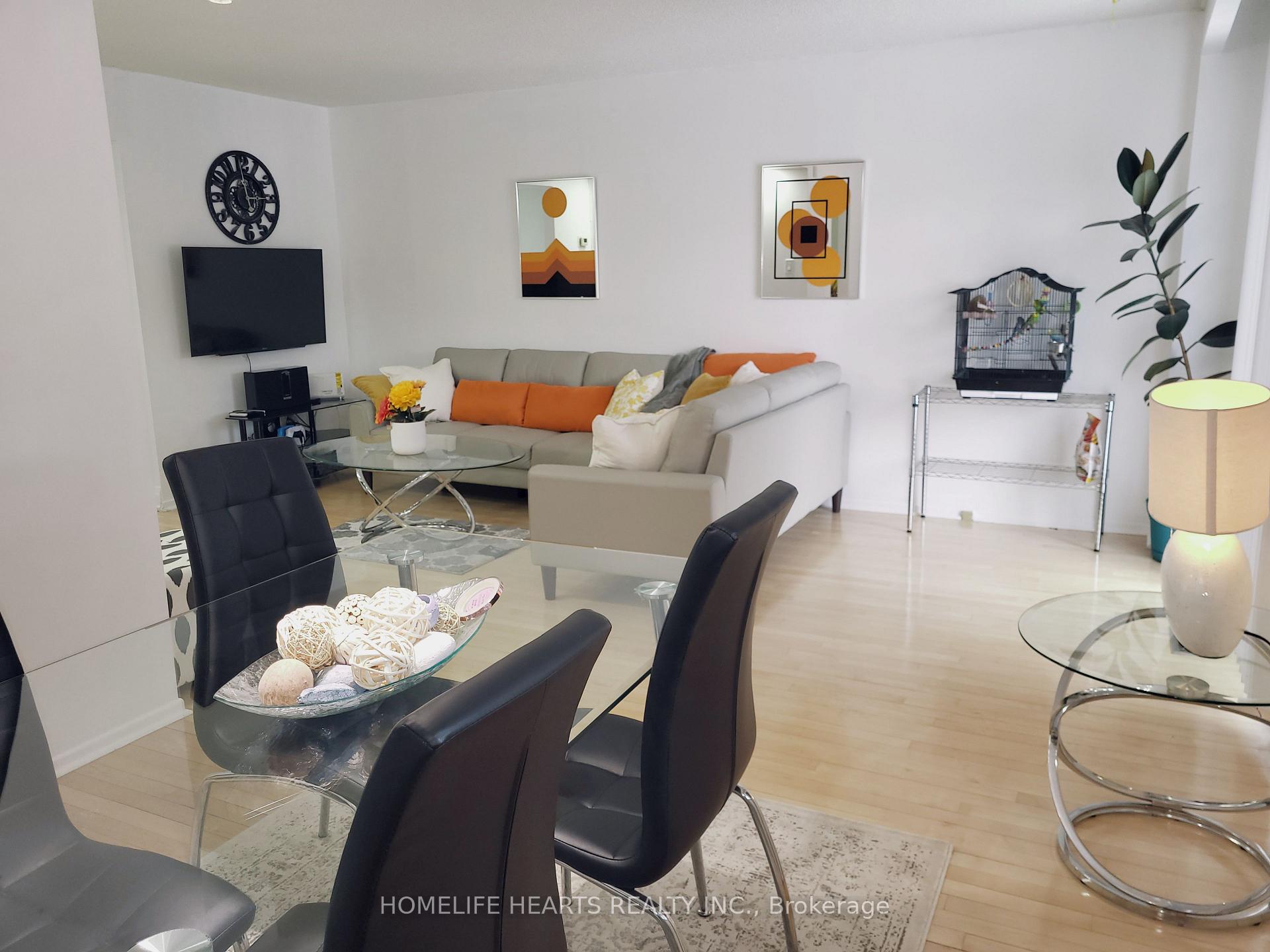 Photo 14 of 6 Woodglen Way, Markham, Unionville — HOMEH