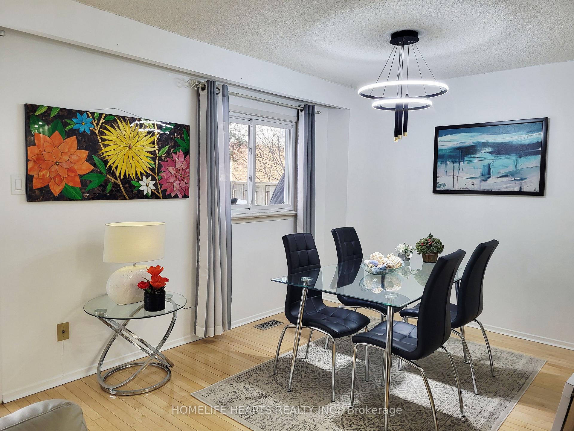 Photo 15 of 6 Woodglen Way, Markham, Unionville — HOMEH