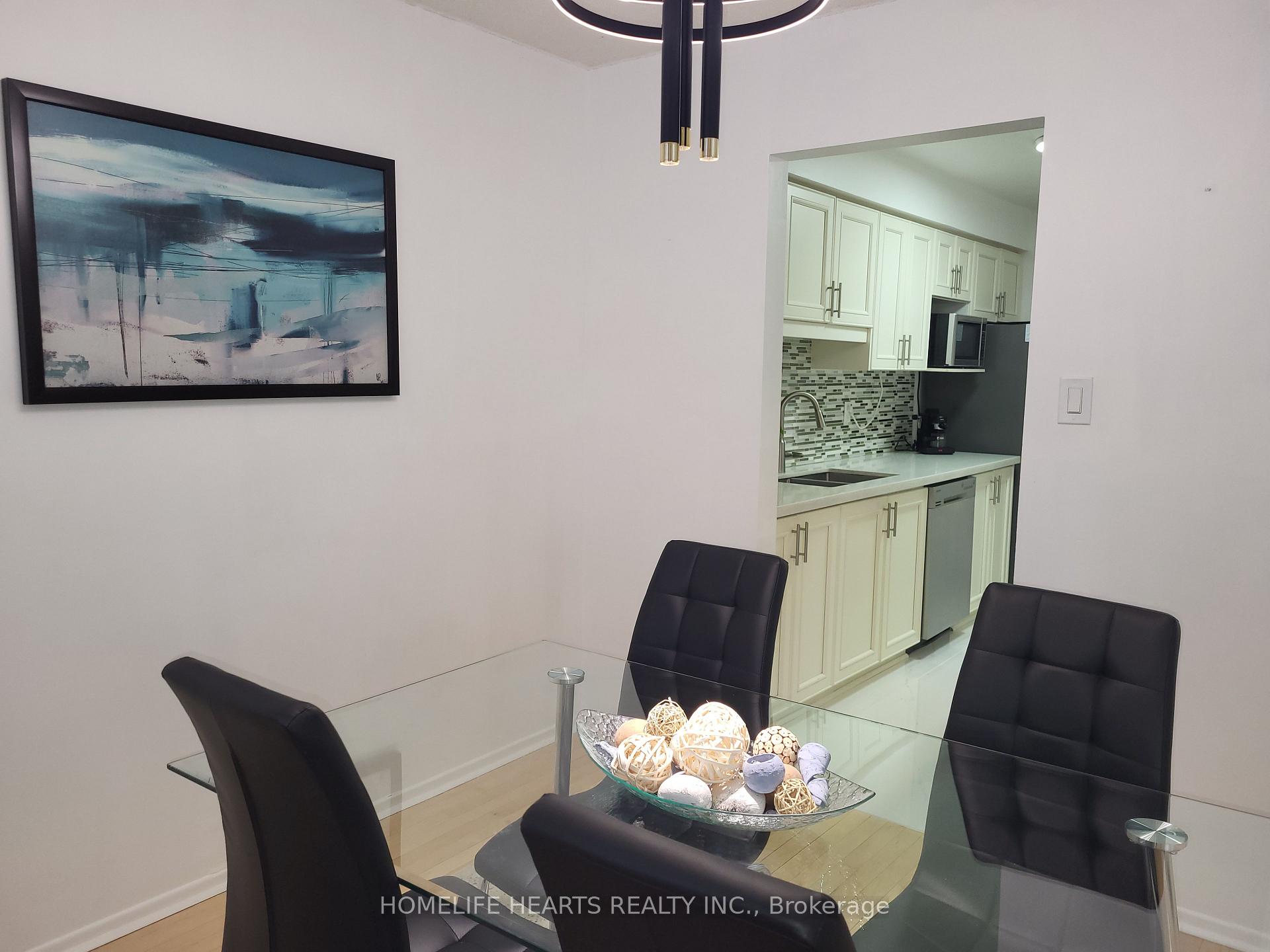 Photo 17 of 6 Woodglen Way, Markham, Unionville — HOMEH