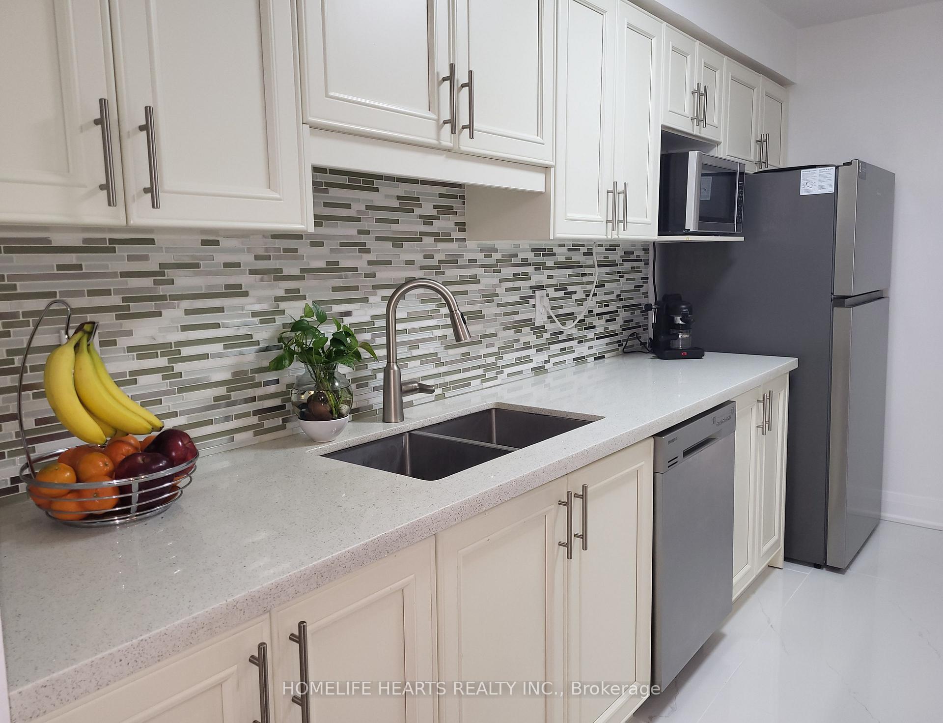Photo 21 of 6 Woodglen Way, Markham, Unionville — HOMEH