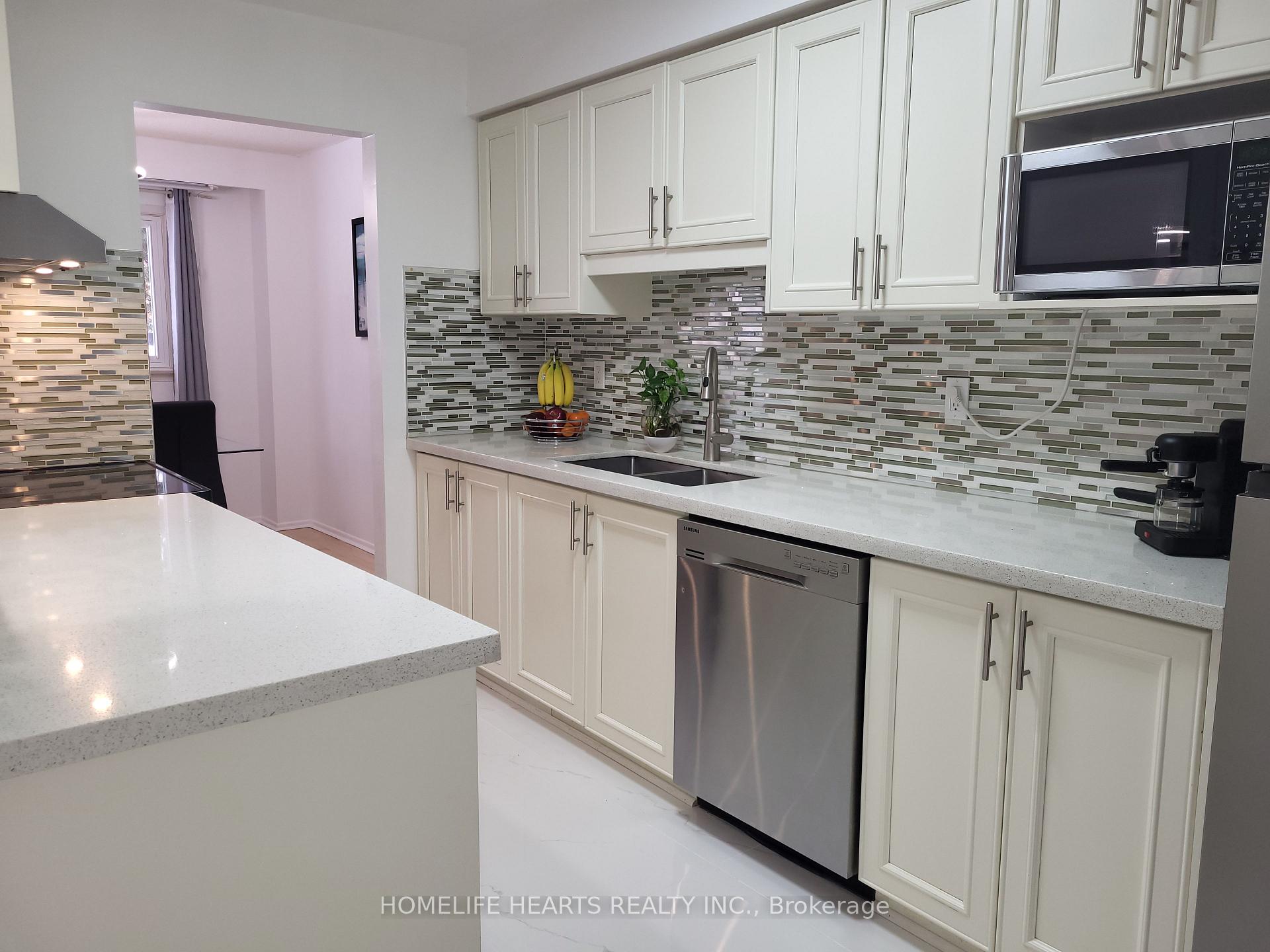 Photo 23 of 6 Woodglen Way, Markham, Unionville — HOMEH