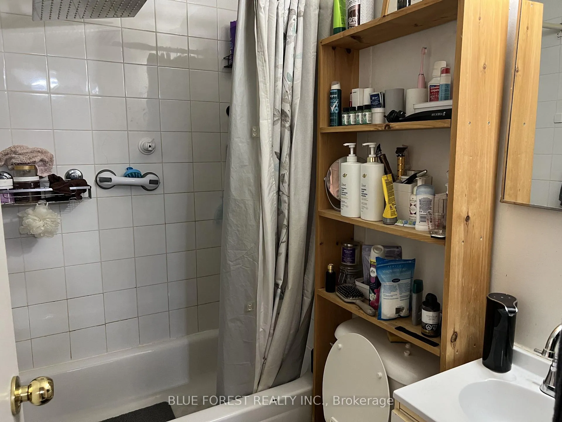 Photo 8 of Unit 204, 1170 Hamilton Road, London, East O — HOMEH