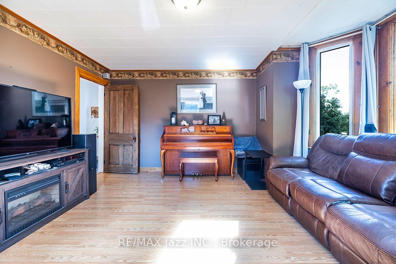 Photo 8 of 132 King Street, Kawartha Lakes, Woodville — HOMEH