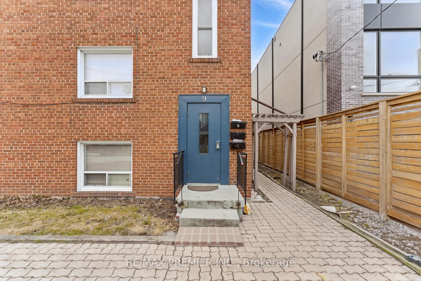 Photo 2 of Unit Lower, 9 Bracebridge Avenue, Toronto, Woodbine-Lumsden — HOMEH