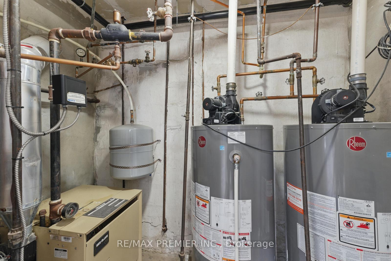 Photo 4 of Unit Lower, 9 Bracebridge Avenue, Toronto, Woodbine-Lumsden — HOMEH