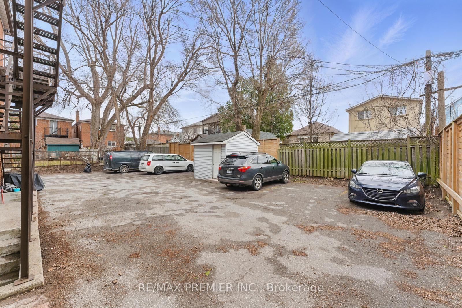 Photo 6 of Unit Lower, 9 Bracebridge Avenue, Toronto, Woodbine-Lumsden — HOMEH