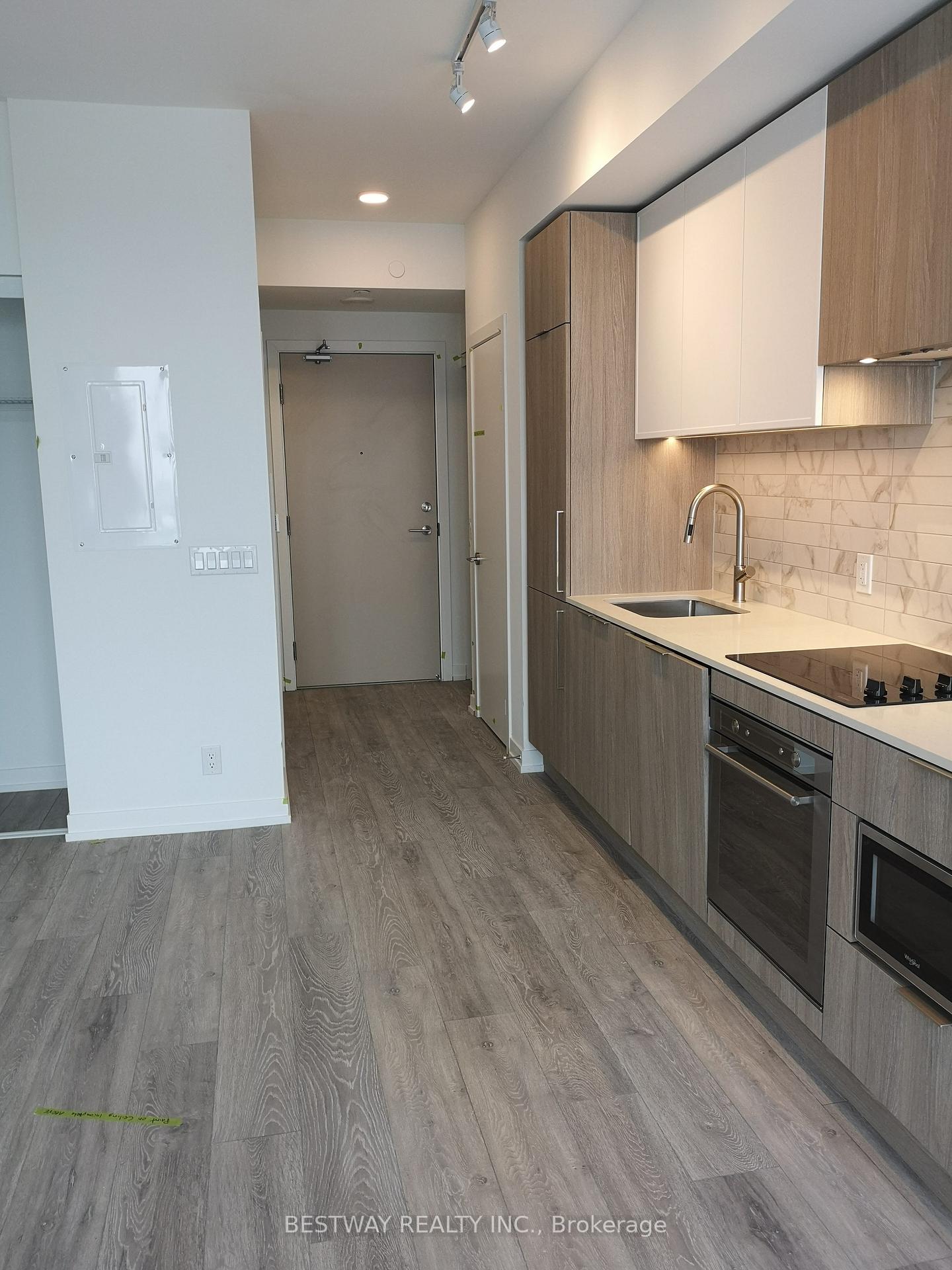 Photo 3 of Unit 1611, 2020 Bathurst Street, Toronto, Humewood-Cedarvale — HOMEH