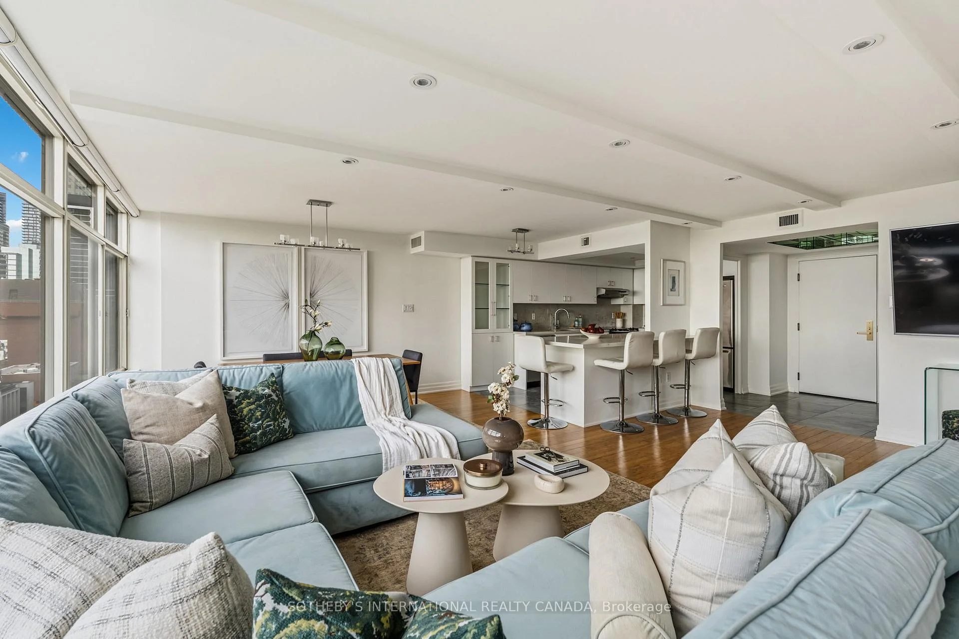 Photo 8 of Unit 1002, 900 Yonge Street, Toronto, The Annex — HOMEH
