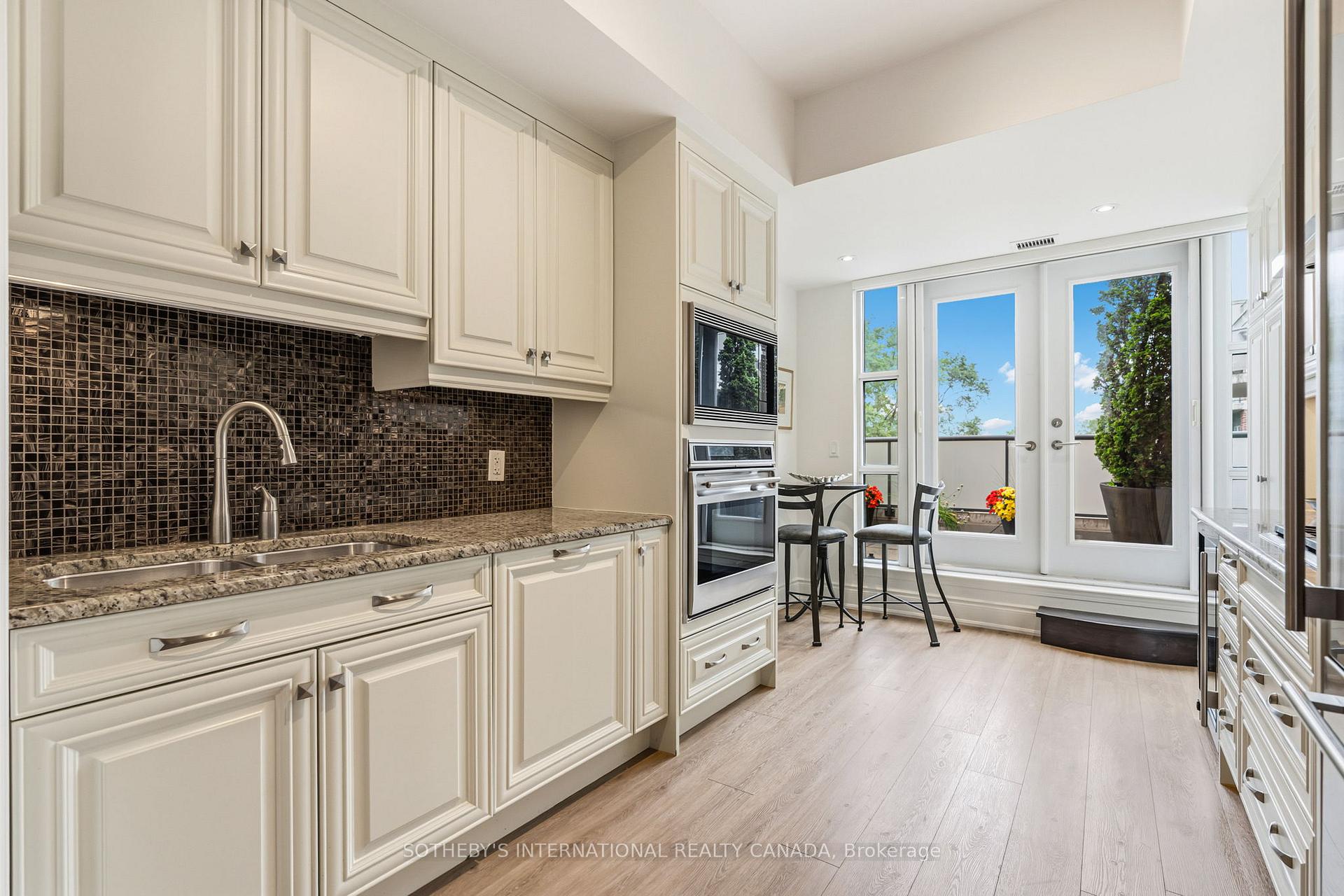 Photo 7 of Unit 418, 1717 Avenue Road, Toronto, Bedford Park-Nortown — HOMEH