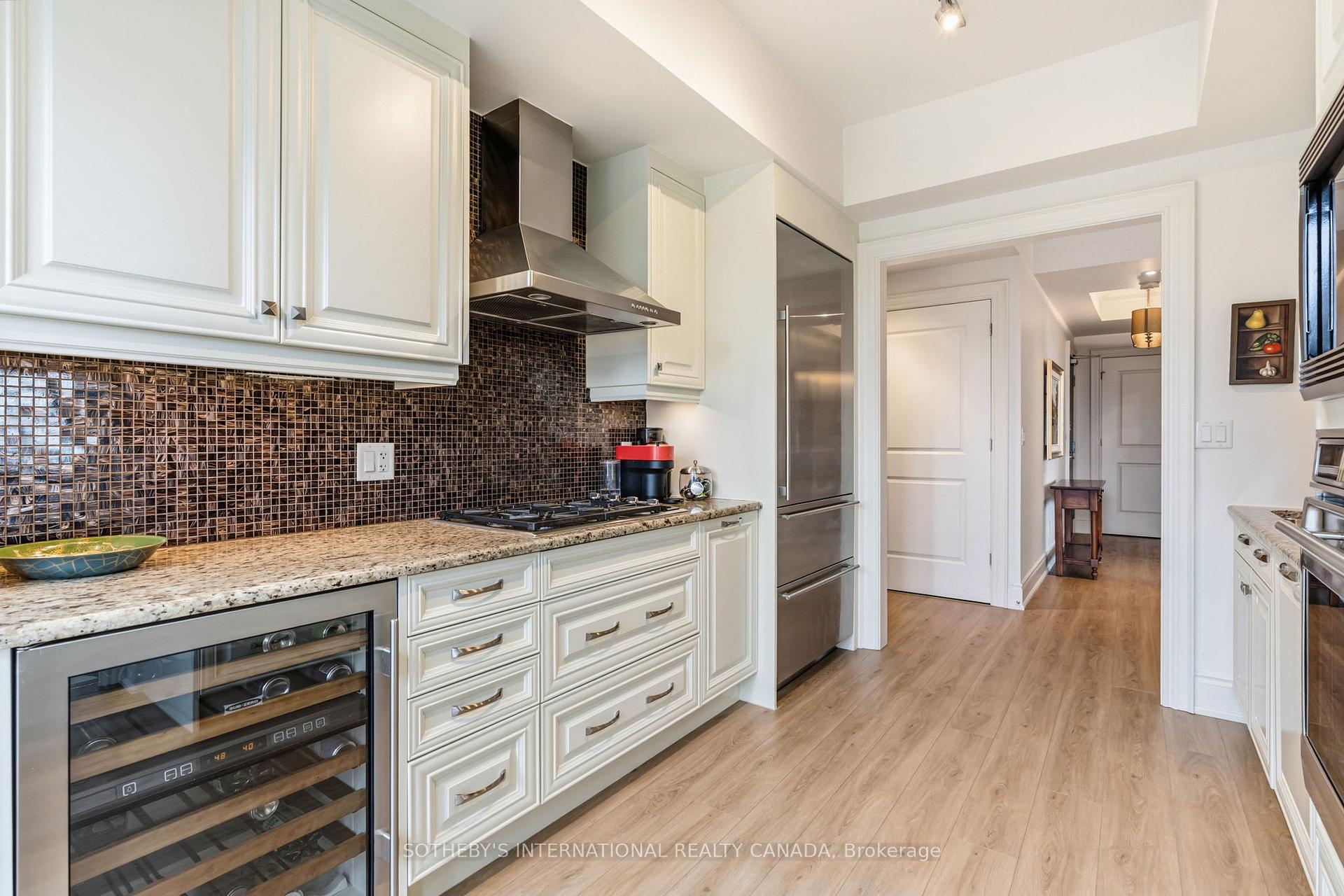Photo 8 of Unit 418, 1717 Avenue Road, Toronto, Bedford Park-Nortown — HOMEH