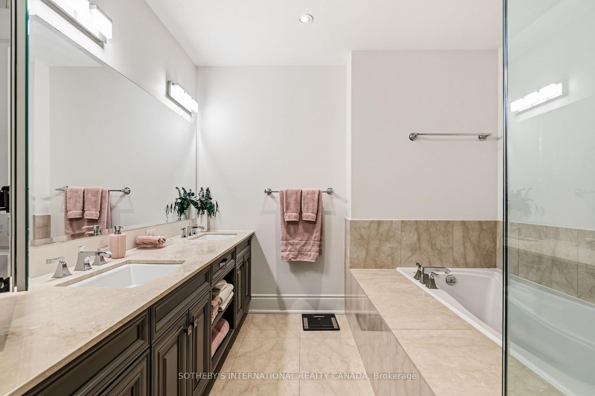 Photo 13 of Unit 418, 1717 Avenue Road, Toronto, Bedford Park-Nortown — HOMEH