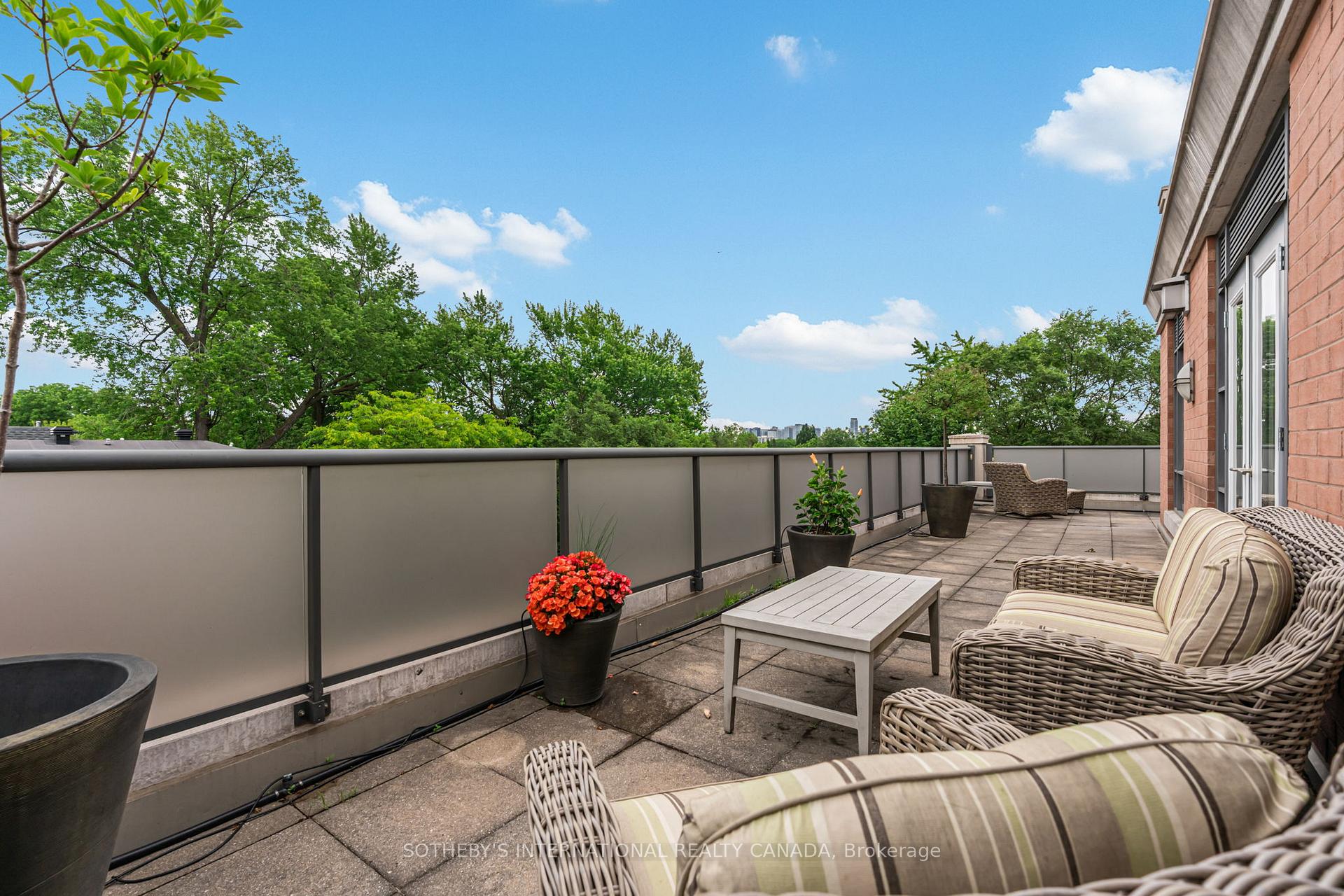 Photo 17 of Unit 418, 1717 Avenue Road, Toronto, Bedford Park-Nortown — HOMEH