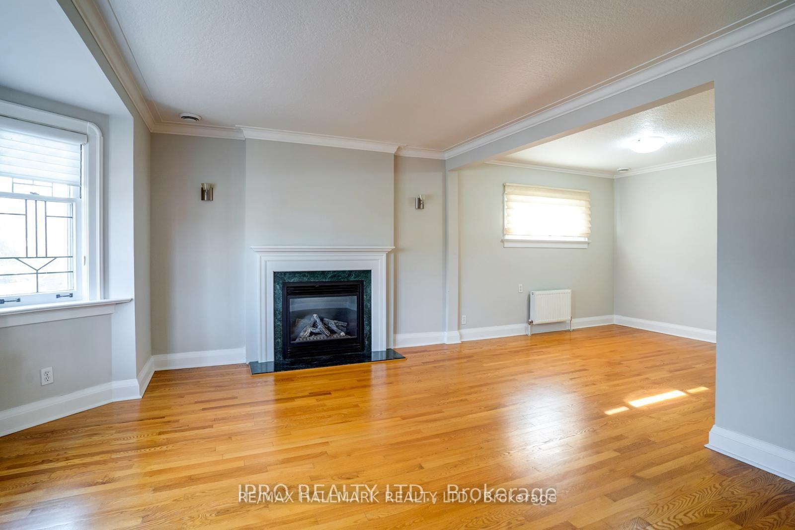 Photo 3 of 62 Lankin Boulevard, Toronto, East York — HOMEH