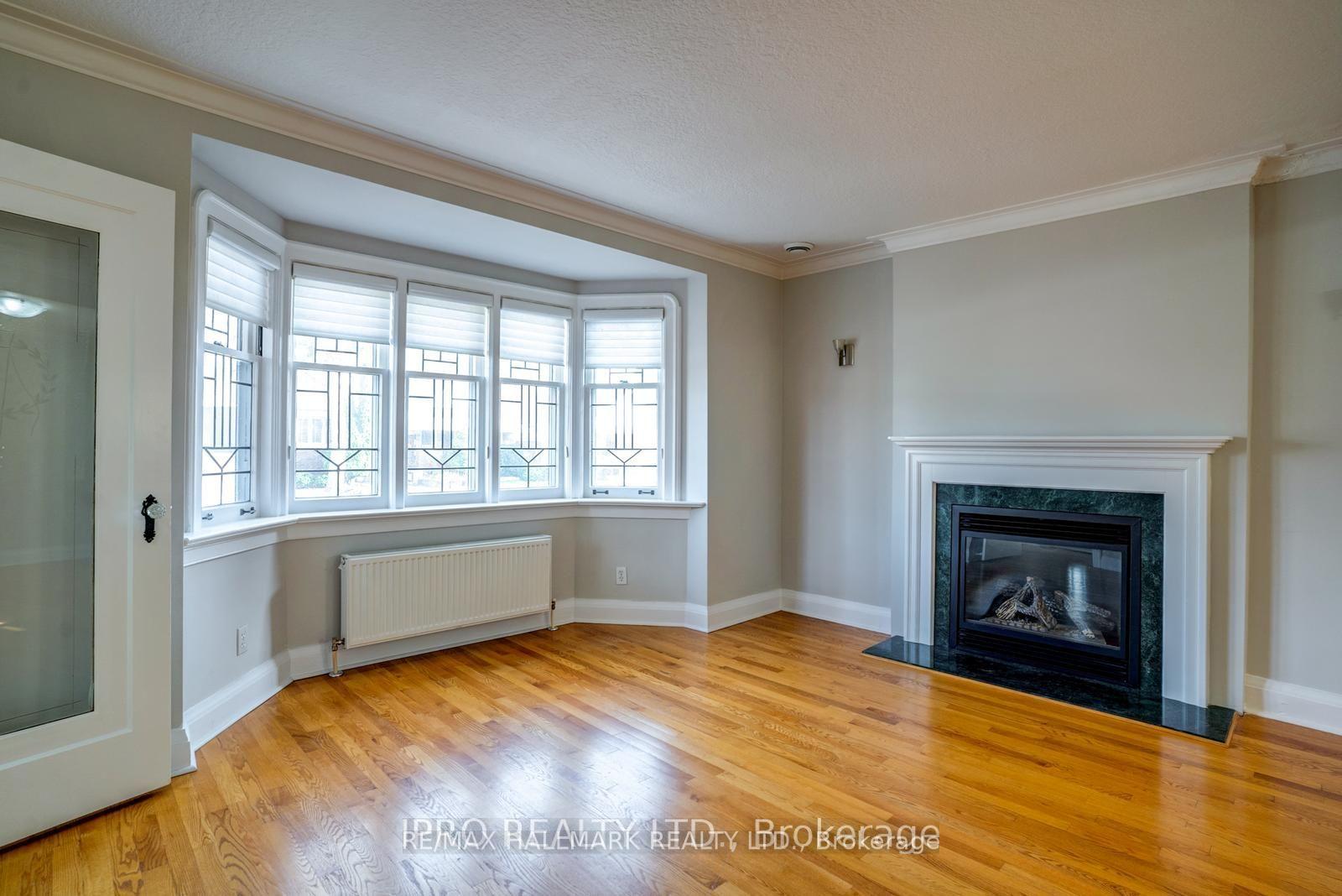 Photo 4 of 62 Lankin Boulevard, Toronto, East York — HOMEH