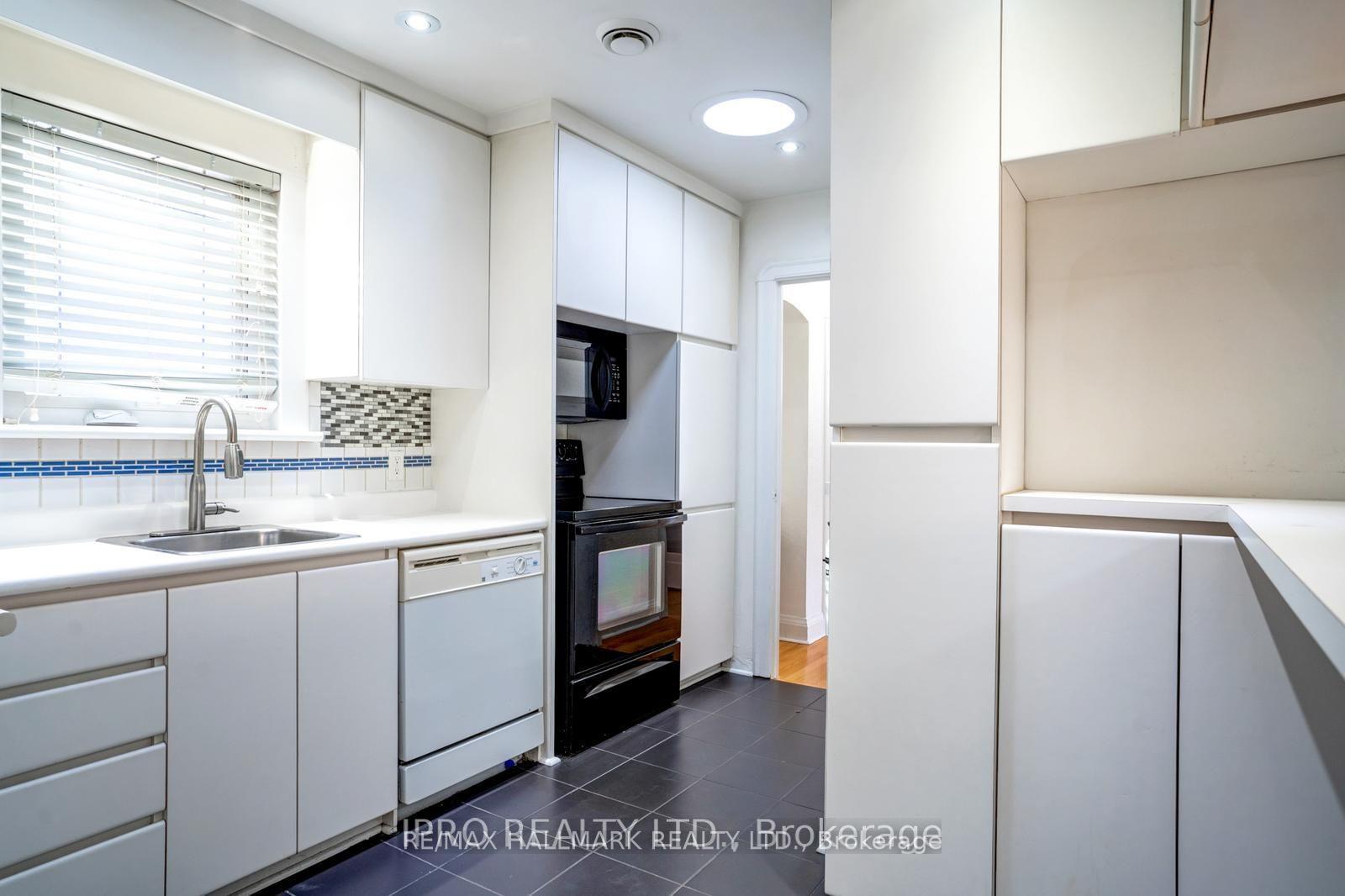 Photo 11 of 62 Lankin Boulevard, Toronto, East York — HOMEH