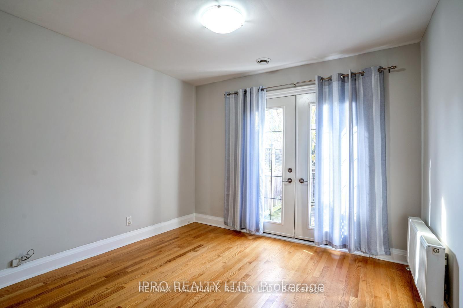 Photo 16 of 62 Lankin Boulevard, Toronto, East York — HOMEH
