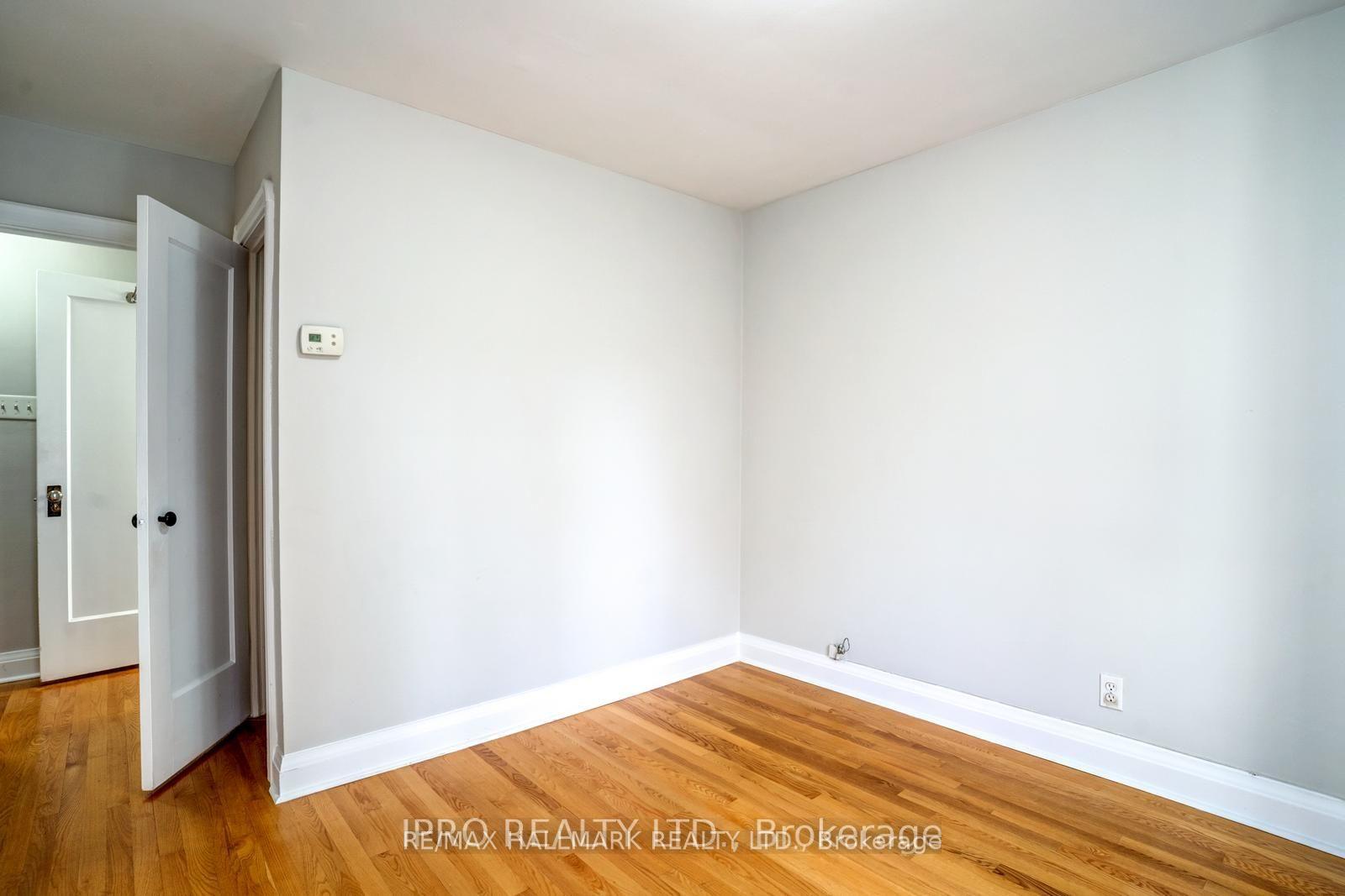 Photo 17 of 62 Lankin Boulevard, Toronto, East York — HOMEH