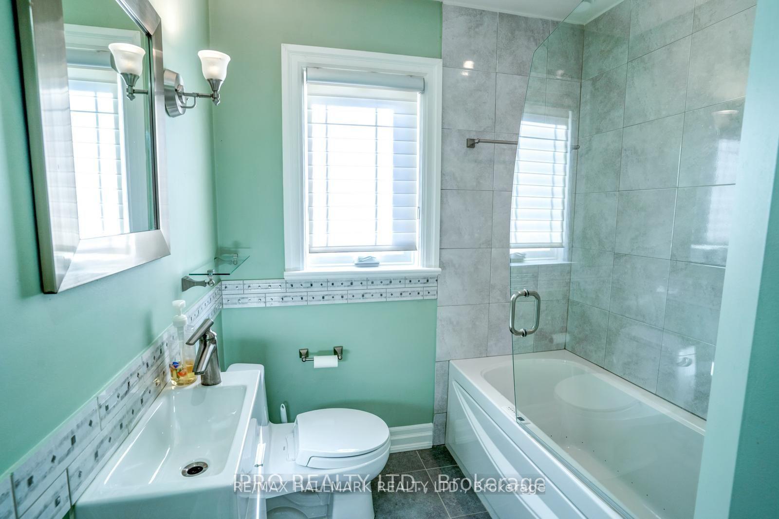 Photo 18 of 62 Lankin Boulevard, Toronto, East York — HOMEH