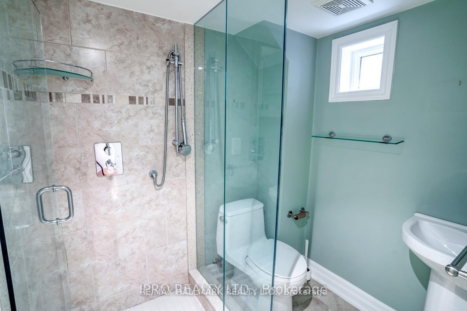 Photo 24 of 62 Lankin Boulevard, Toronto, East York — HOMEH