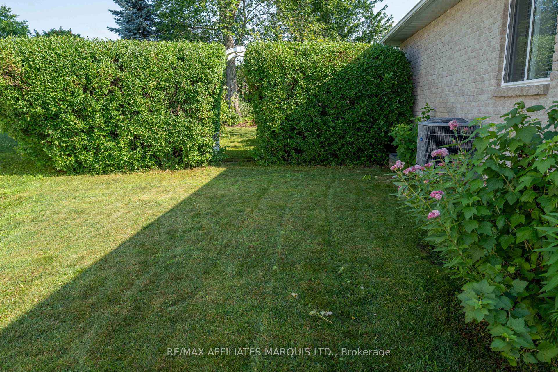 Photo 2 of 1274 Daprat Avenue, Cornwall, Cornwall — HOMEH