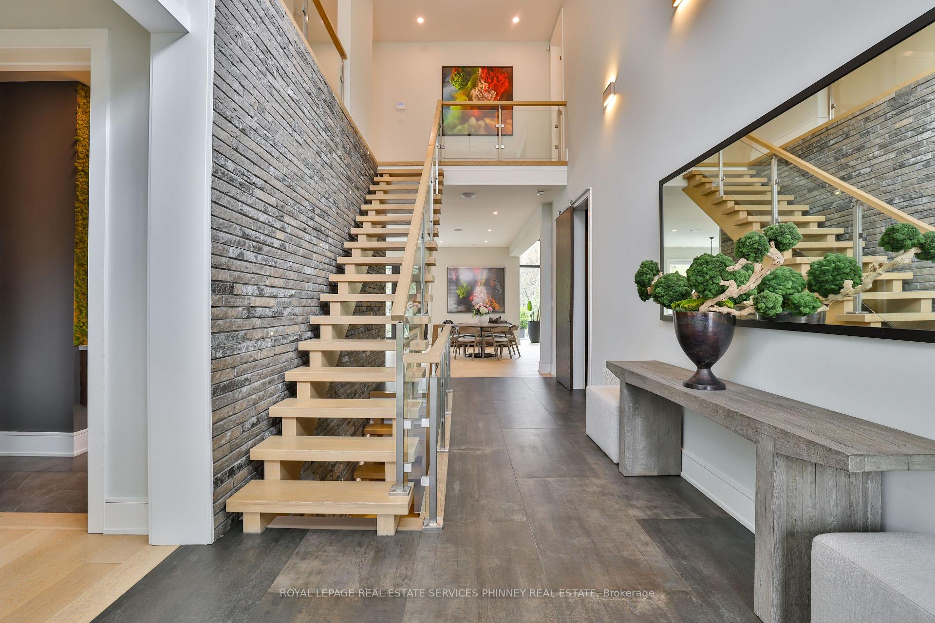 Photo 6 of 1102 Crestview Street, Oakville, Morrison — HOMEH